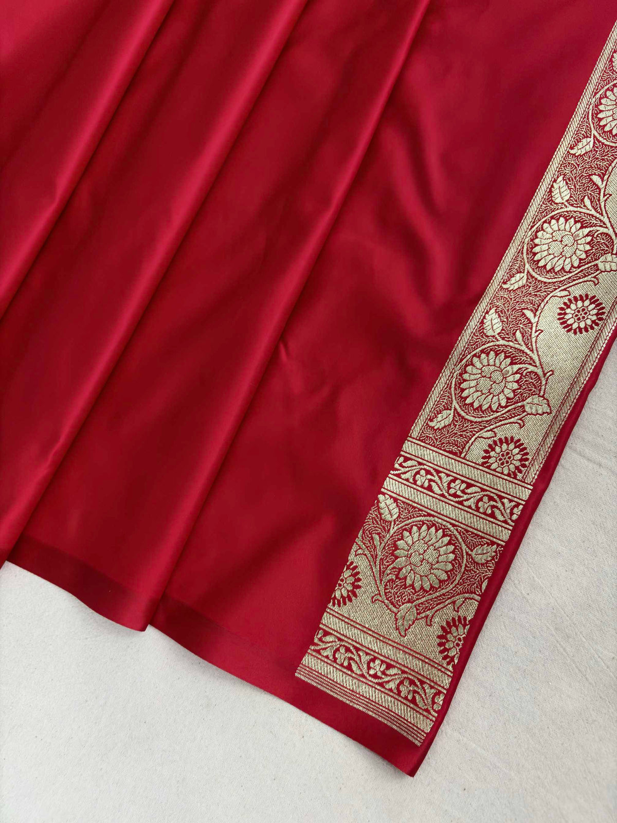 Red Soft Kataan Silk Banarasi Saree Light Gold Work