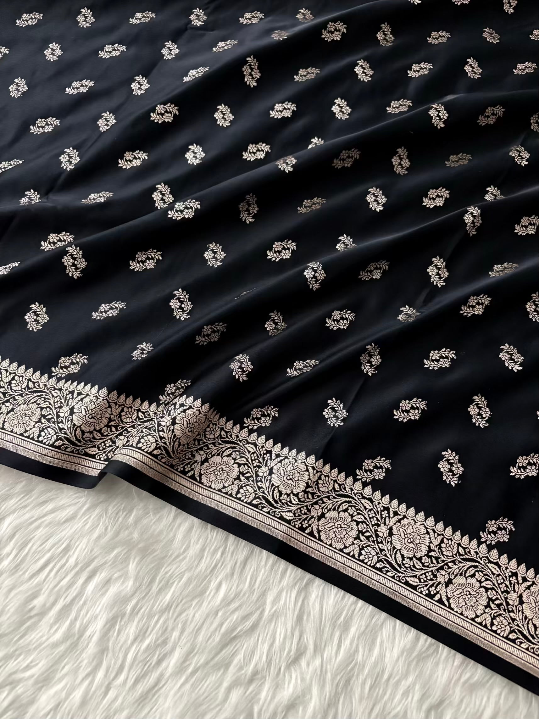 Black Star Motif Soft Kataan Silk Banarasi Saree In Silver Zari