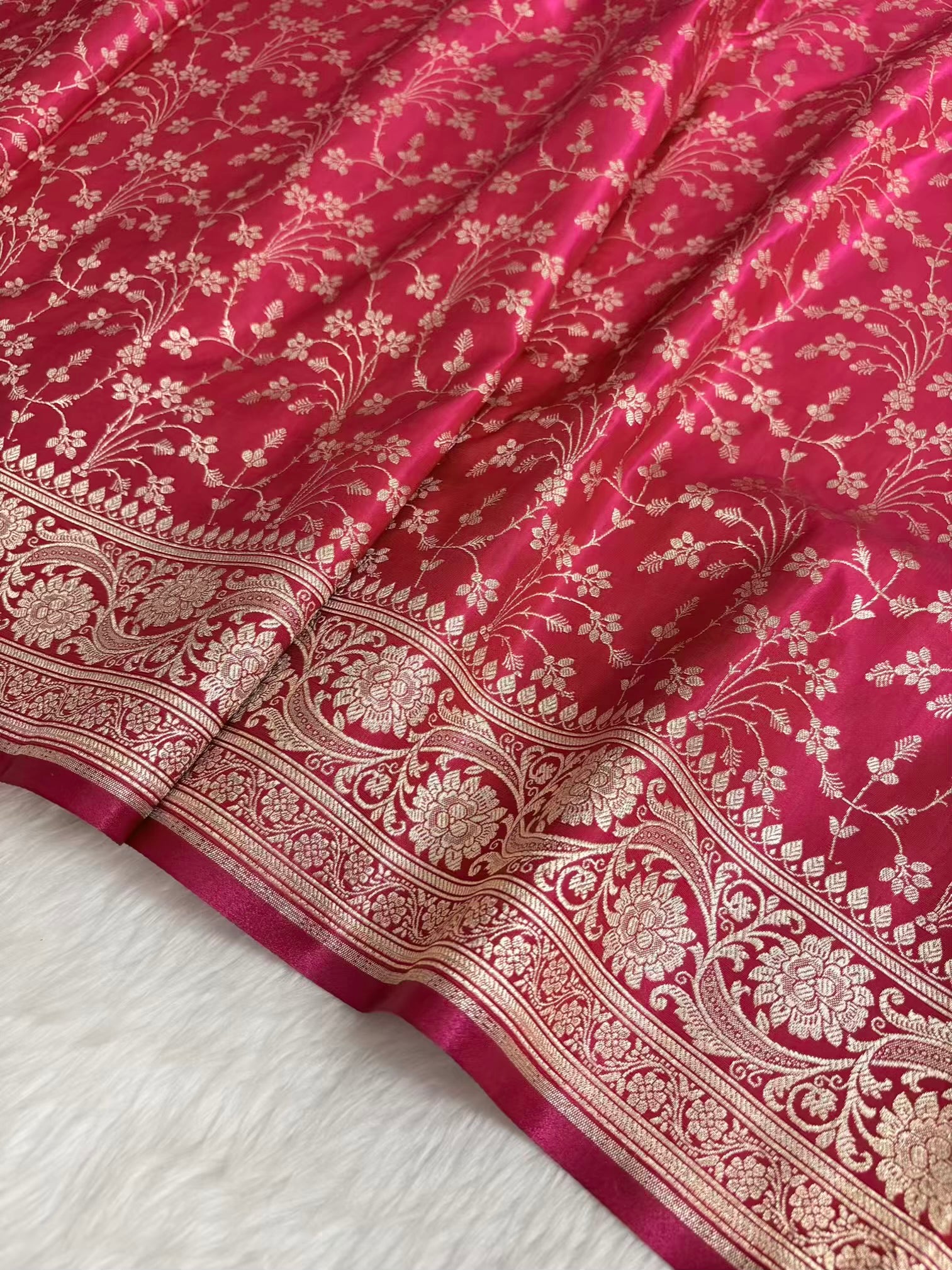 Heavy Jaal Satin Silk Banarasi Saree Botel Green Shades