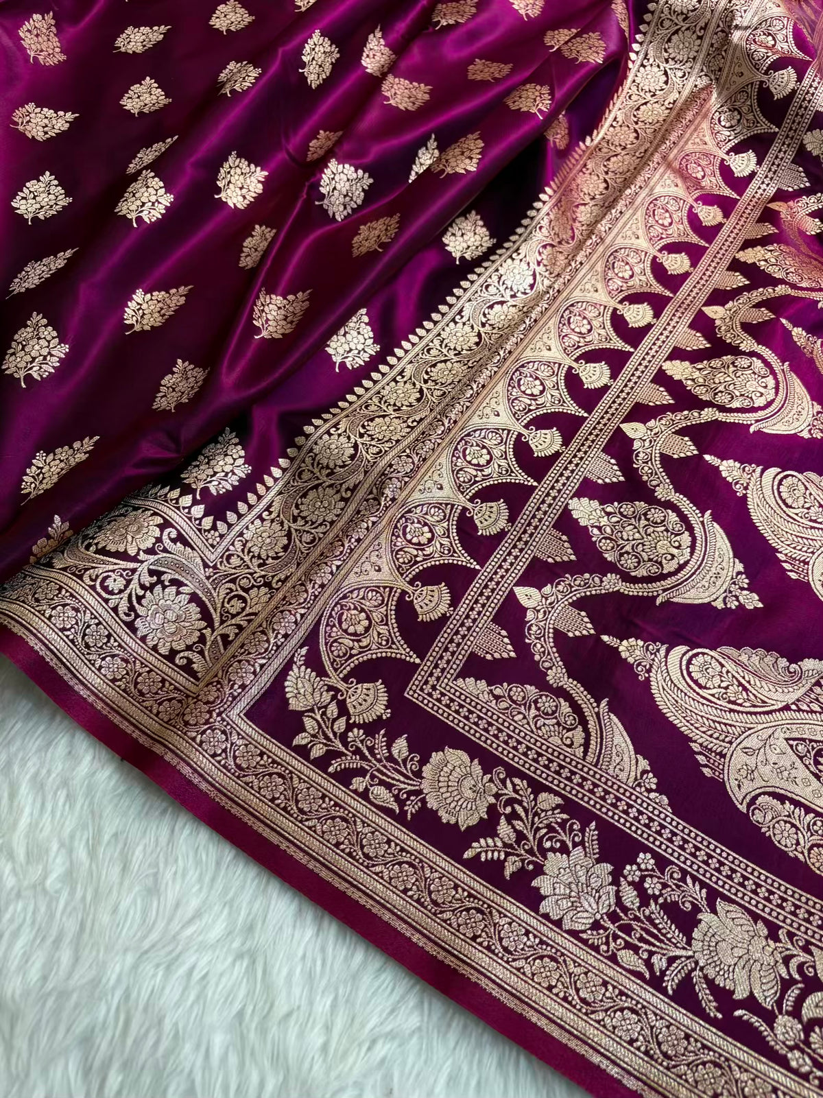 Wine Shaded New Motif Satin Silk Banarasi Saree.