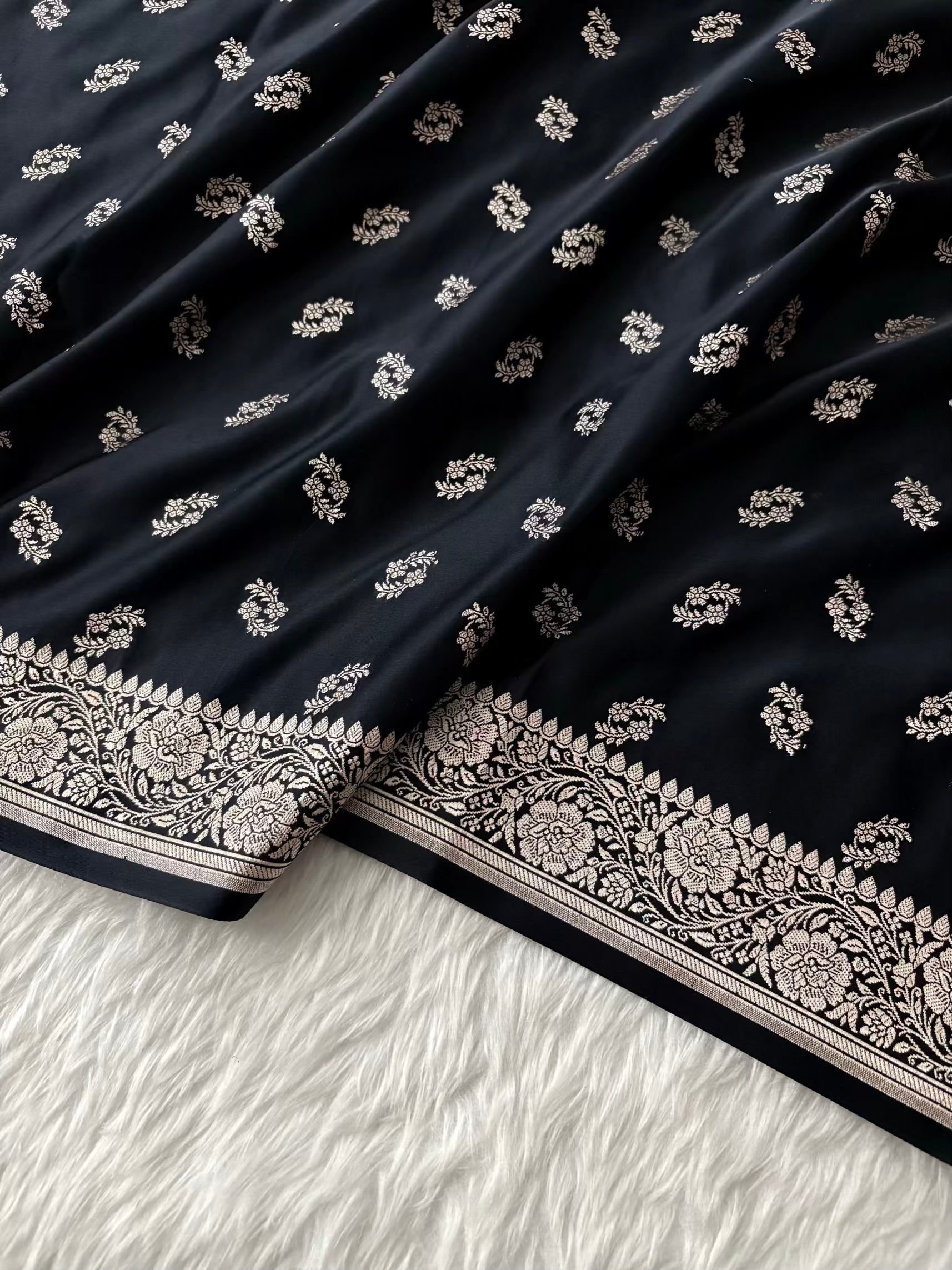 Black Star Motif Soft Kataan Silk Banarasi Saree In Silver Zari