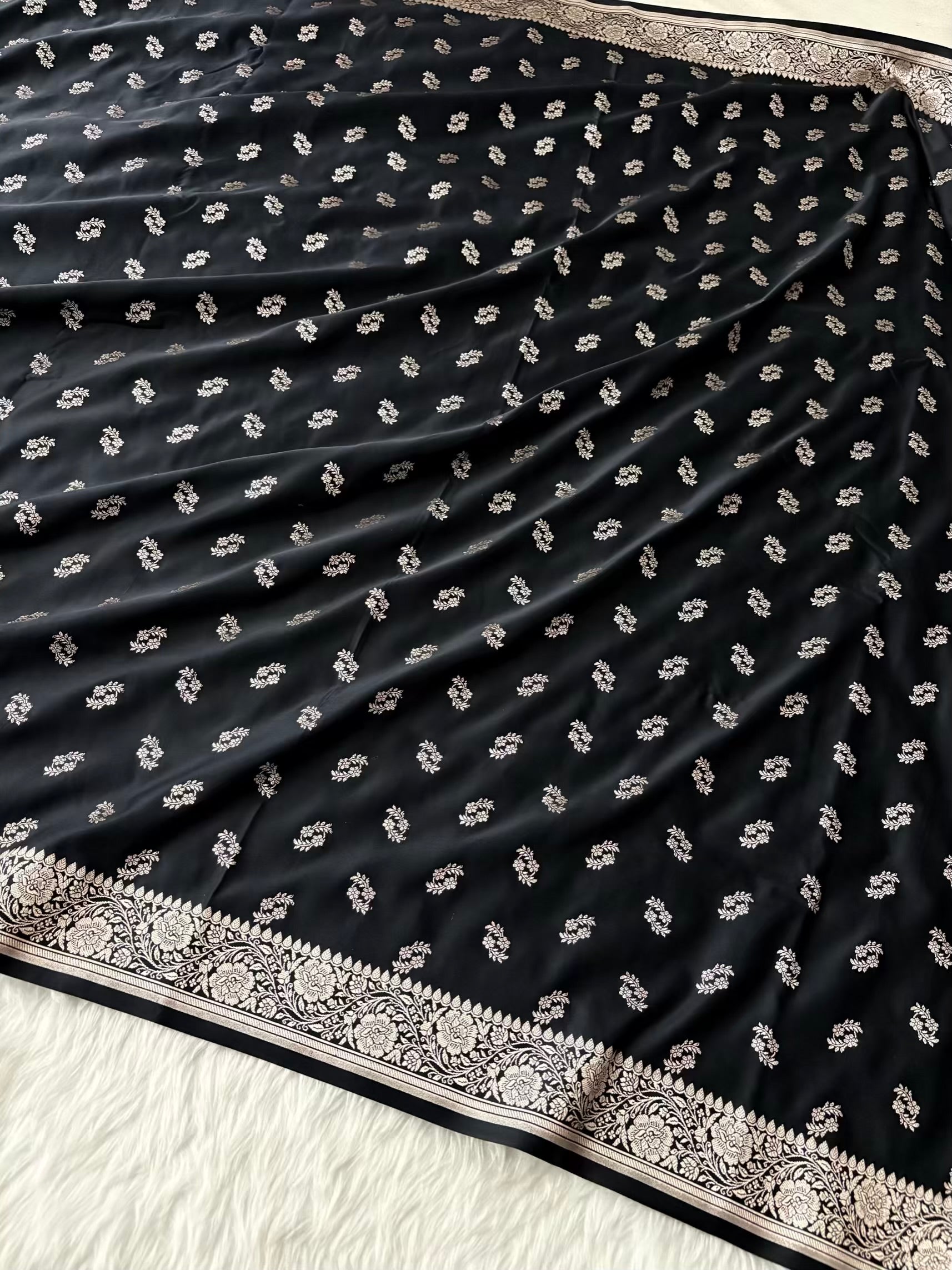 Black Star Motif Soft Kataan Silk Banarasi Saree In Silver Zari