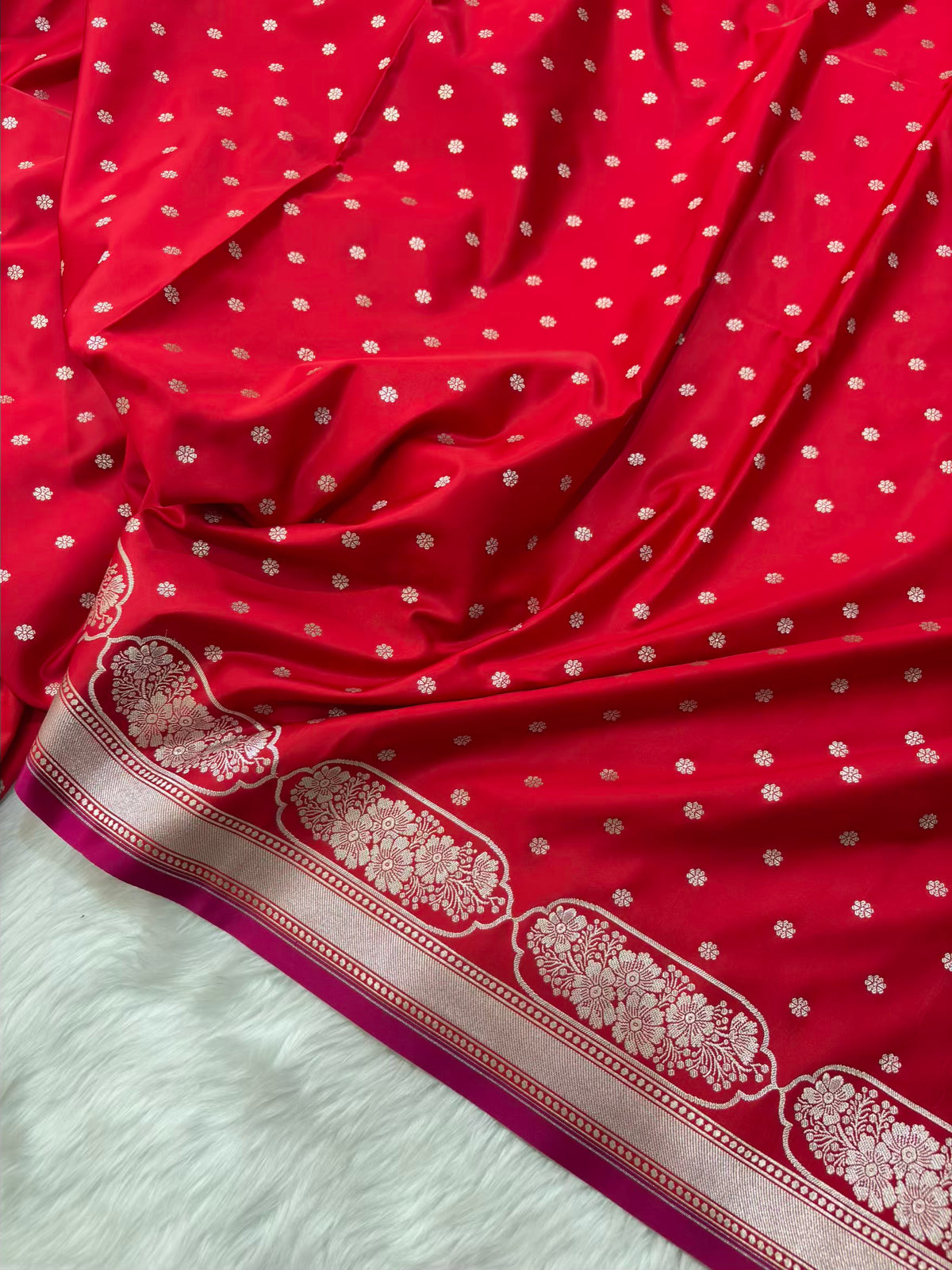 Red Soft Kataan Silk Banarasi Saree In Rose Gold Zari