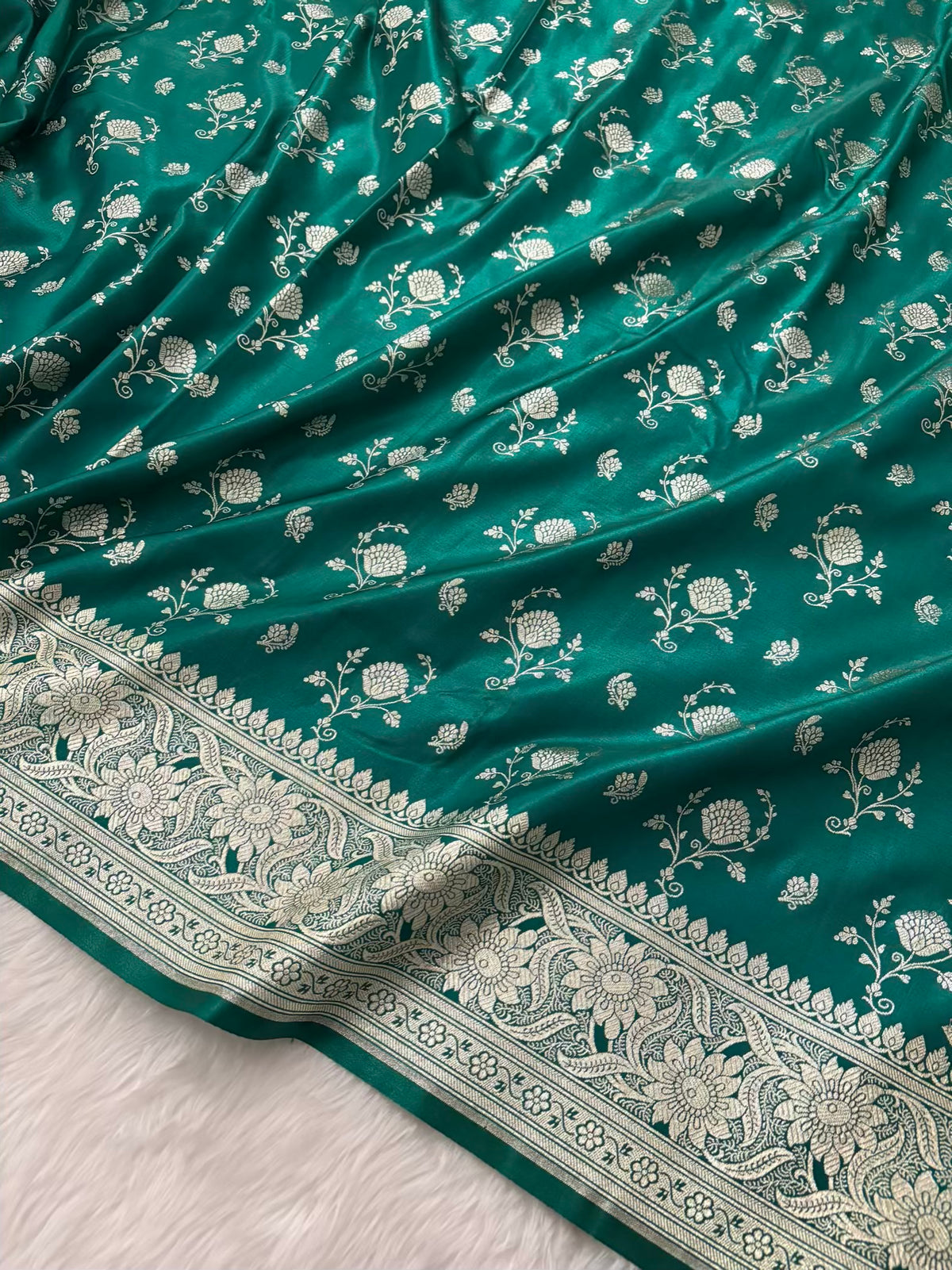 Rama Green Floral Buti Satin Silk Banarasi Saree