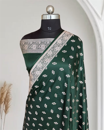 Deep Green Star Motif Soft Kataan Silk Banarasi Saree In Silver Zari