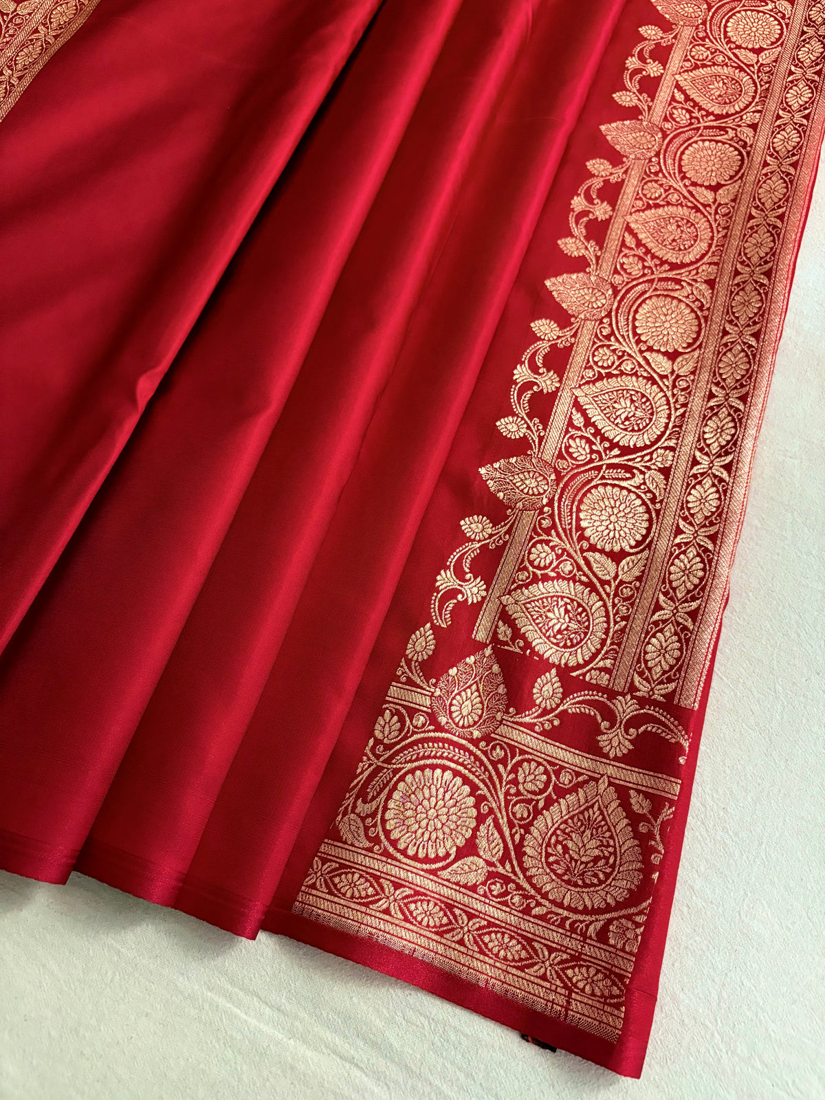 Red Bel Jaal Satin Silk Banarasi Saree