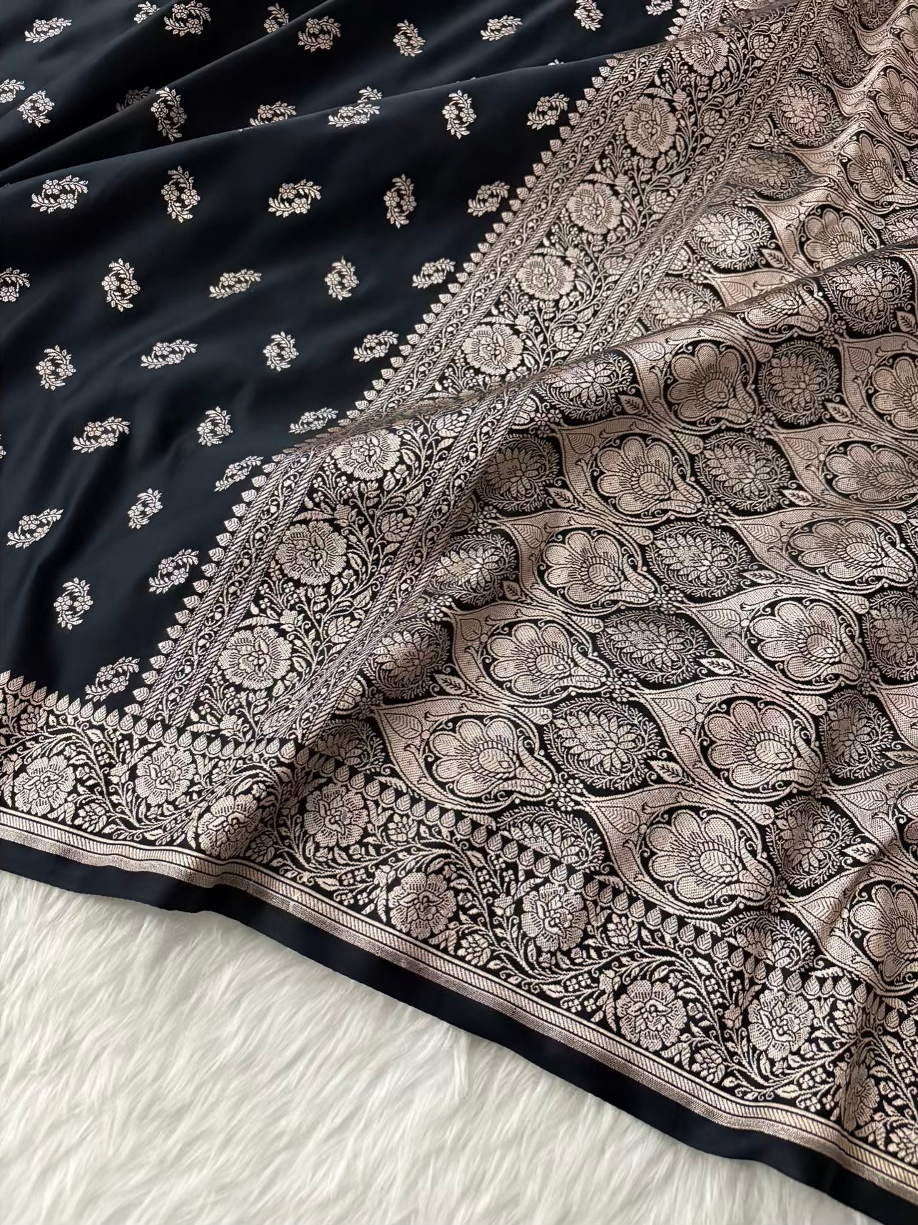 Black Star Motif Soft Kataan Silk Banarasi Saree In Silver Zari
