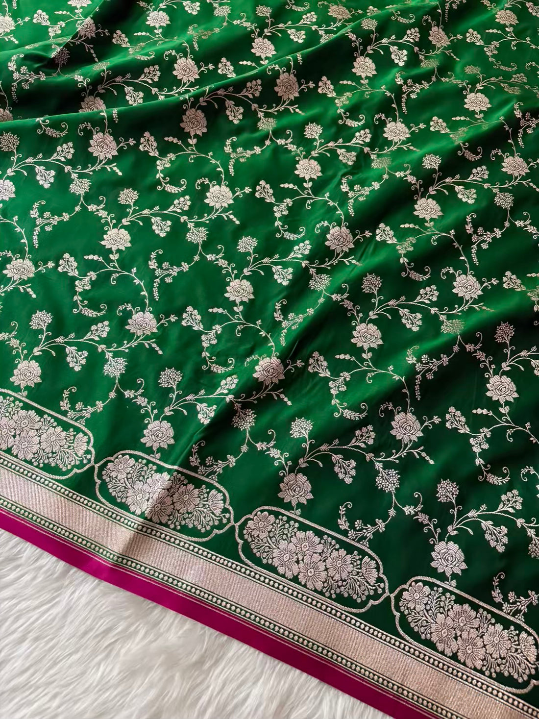 Green Soft Kataan Silk Banarasi Saree In Jaal Weaving