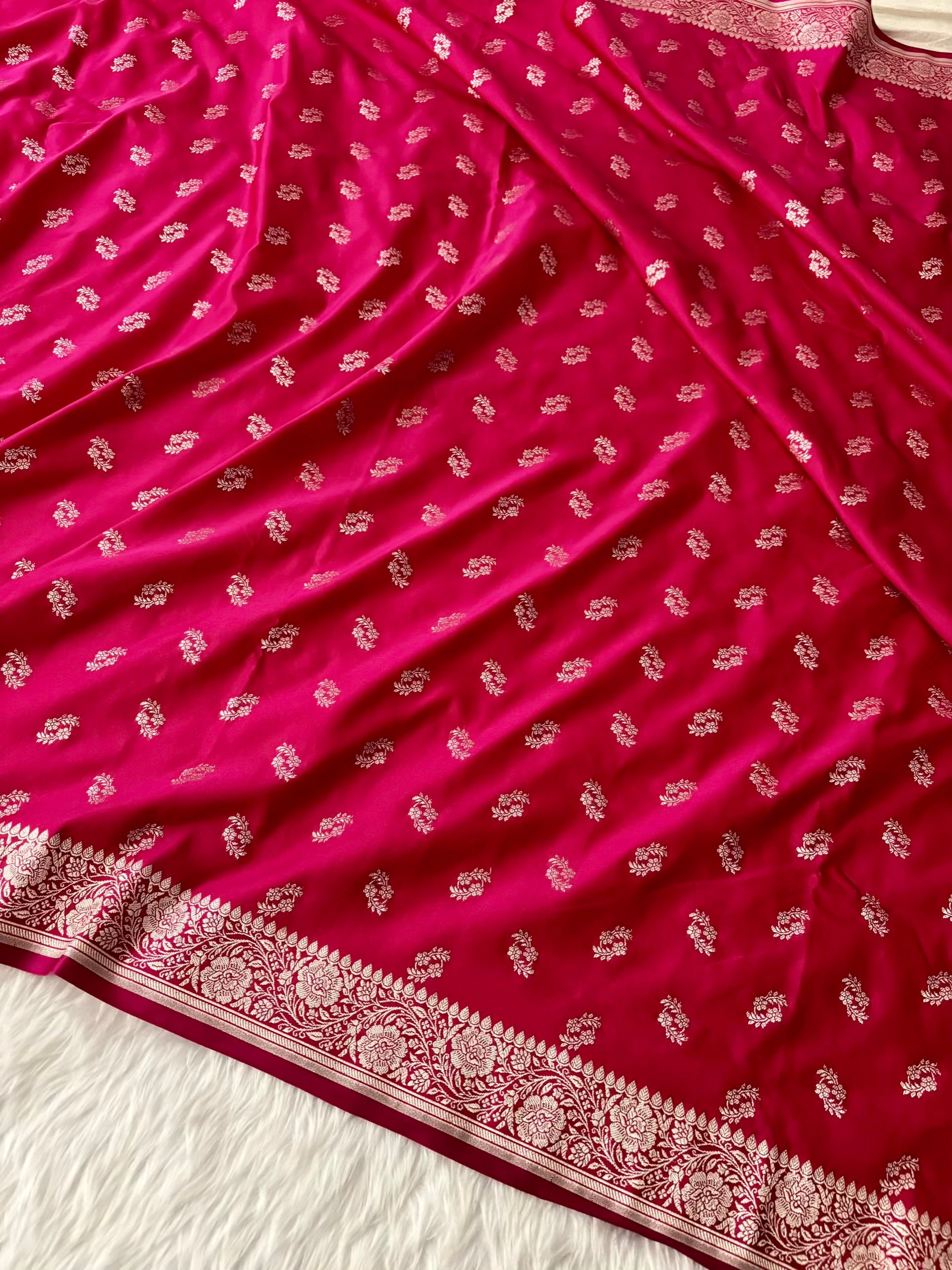 Rani Pink Star Motif Soft Kataan Silk Banarasi Saree In Silver Zari