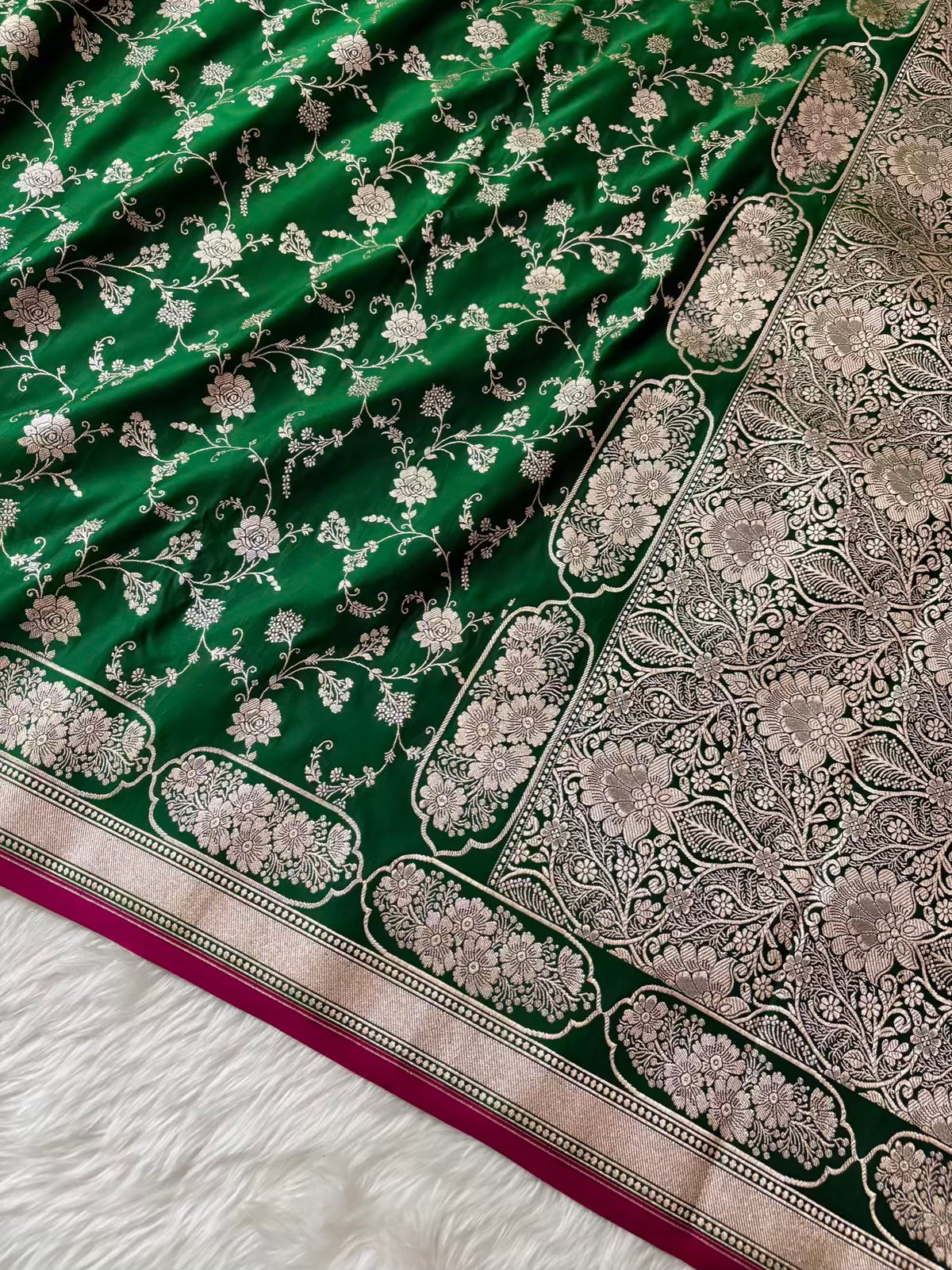 Green Soft Kataan Silk Banarasi Saree In Jaal Weaving