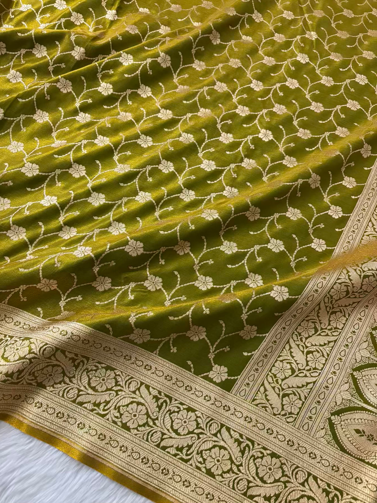 Mehdi Green Motif Jaal Satin Silk Banarasi saree