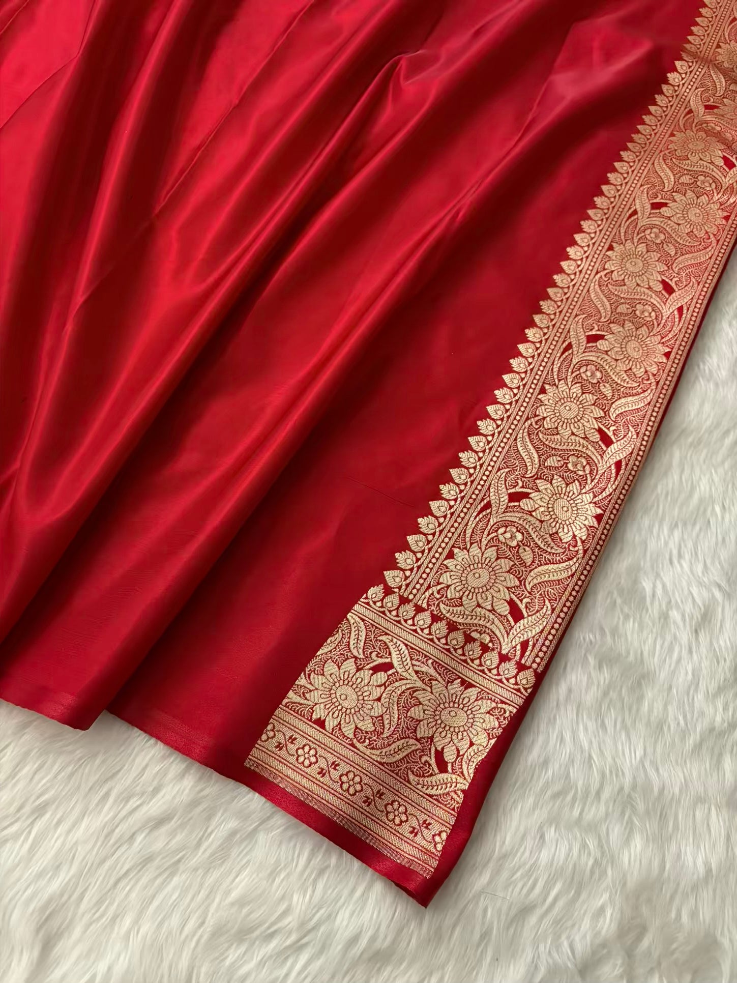 Red Floral Buti Satin Silk Banarasi Saree
