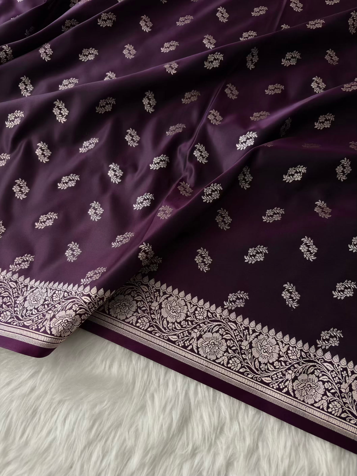 Deep Purple Star Motif Soft Kataan Silk Banarasi Saree In Silver Zari