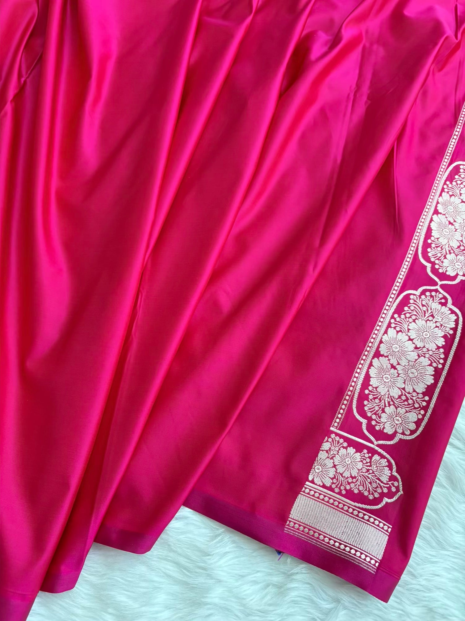 Rani Pink With Red Shaded Soft Kataan Silk Banarasi Saree