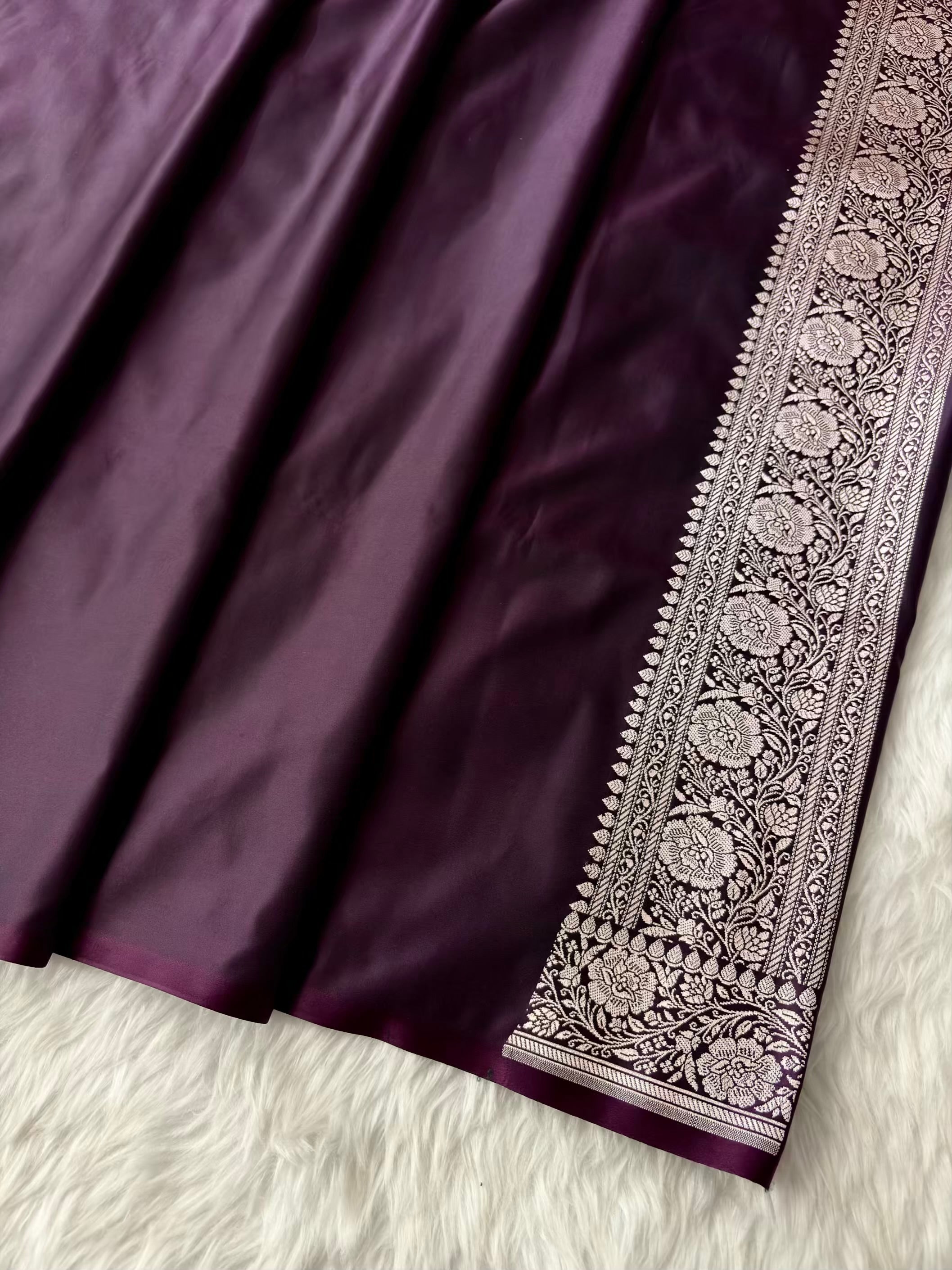 Deep Purple Star Motif Soft Kataan Silk Banarasi Saree In Silver Zari