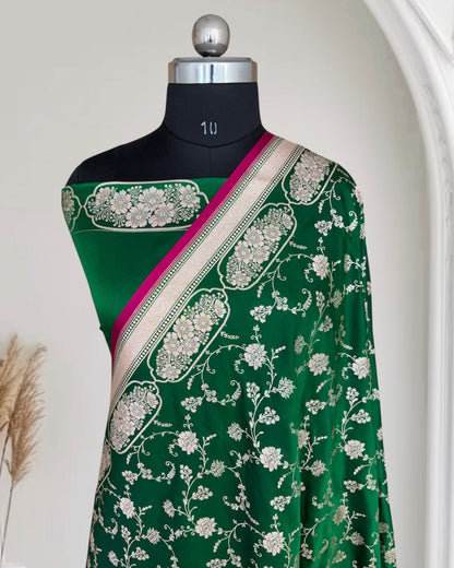Green Soft Kataan Silk Banarasi Saree In Jaal Weaving