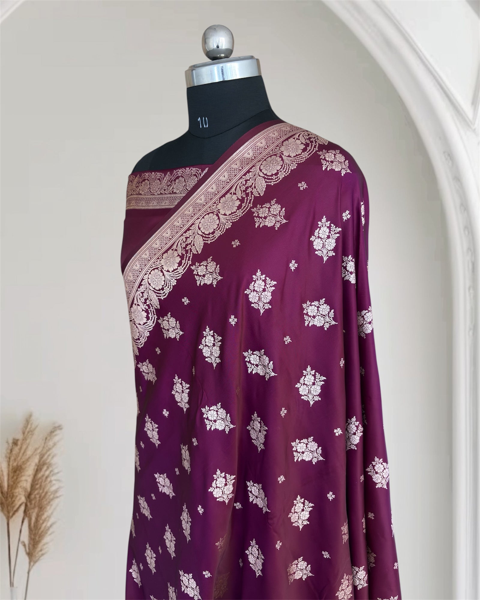 Magenta Soft Kataan Silk Motif Banarasi Saree In Silver Zari