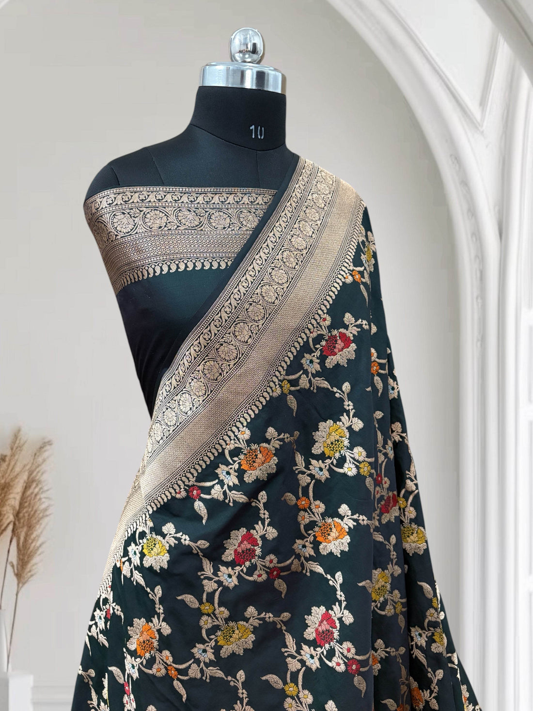 Dark Green Pure Kataan Silk Banarasi Saree with Floral Meena Jaal - Zohra Silk
