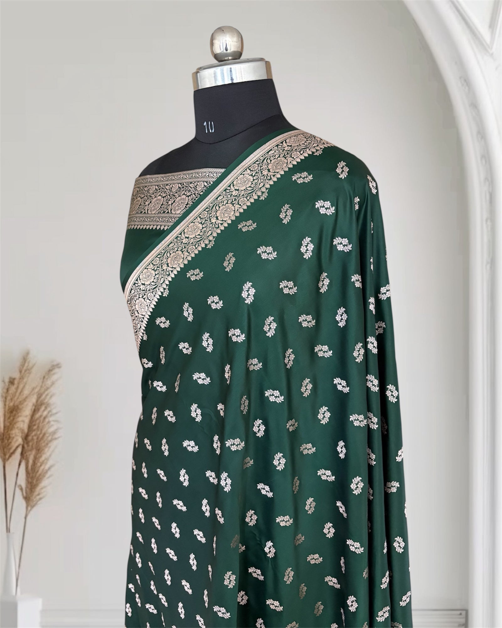 Deep Green Star Motif Soft Kataan Silk Banarasi Saree In Silver Zari