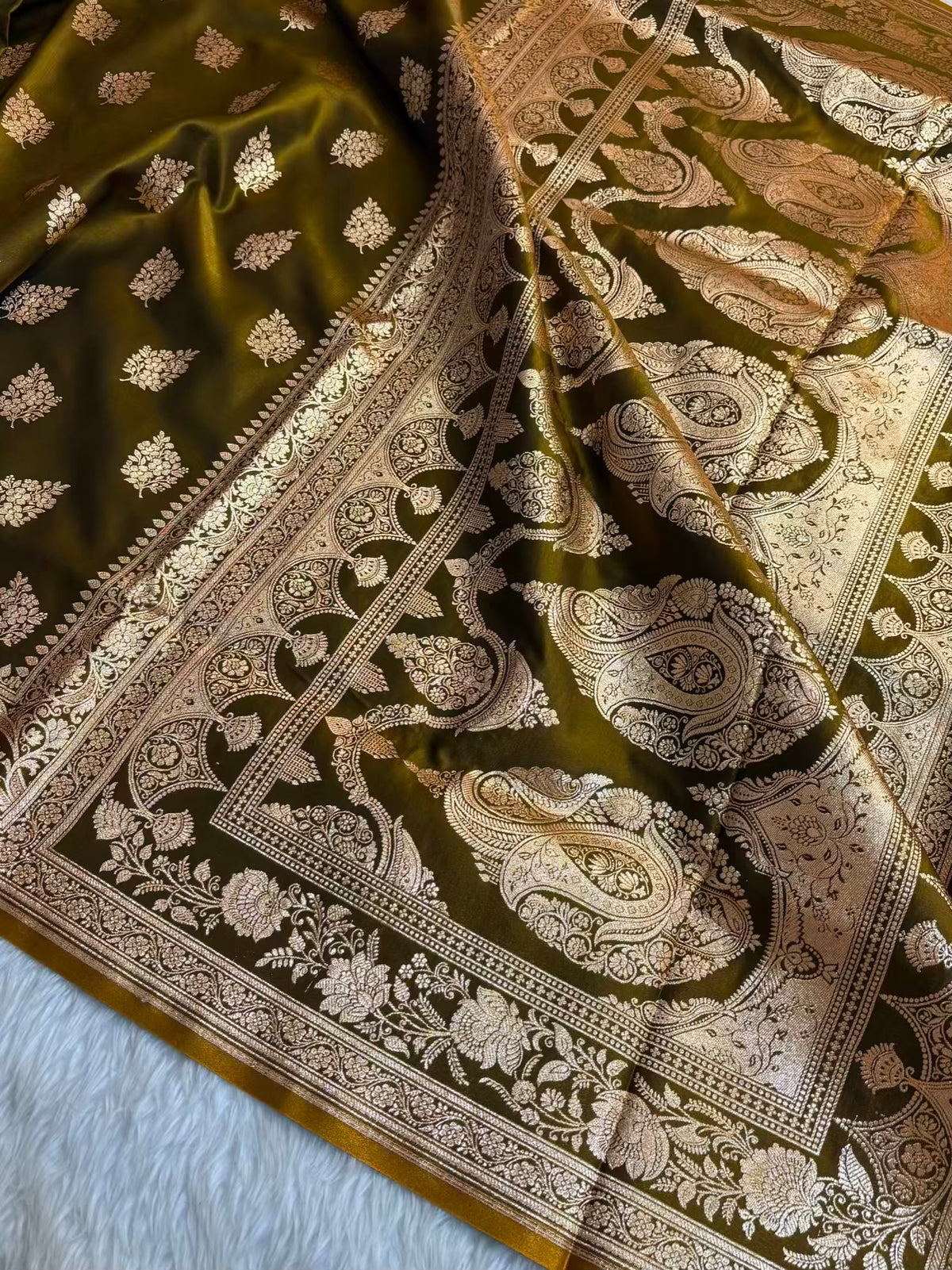 Mehdi Green Shaded New Motif Satin Silk Banarasi Saree