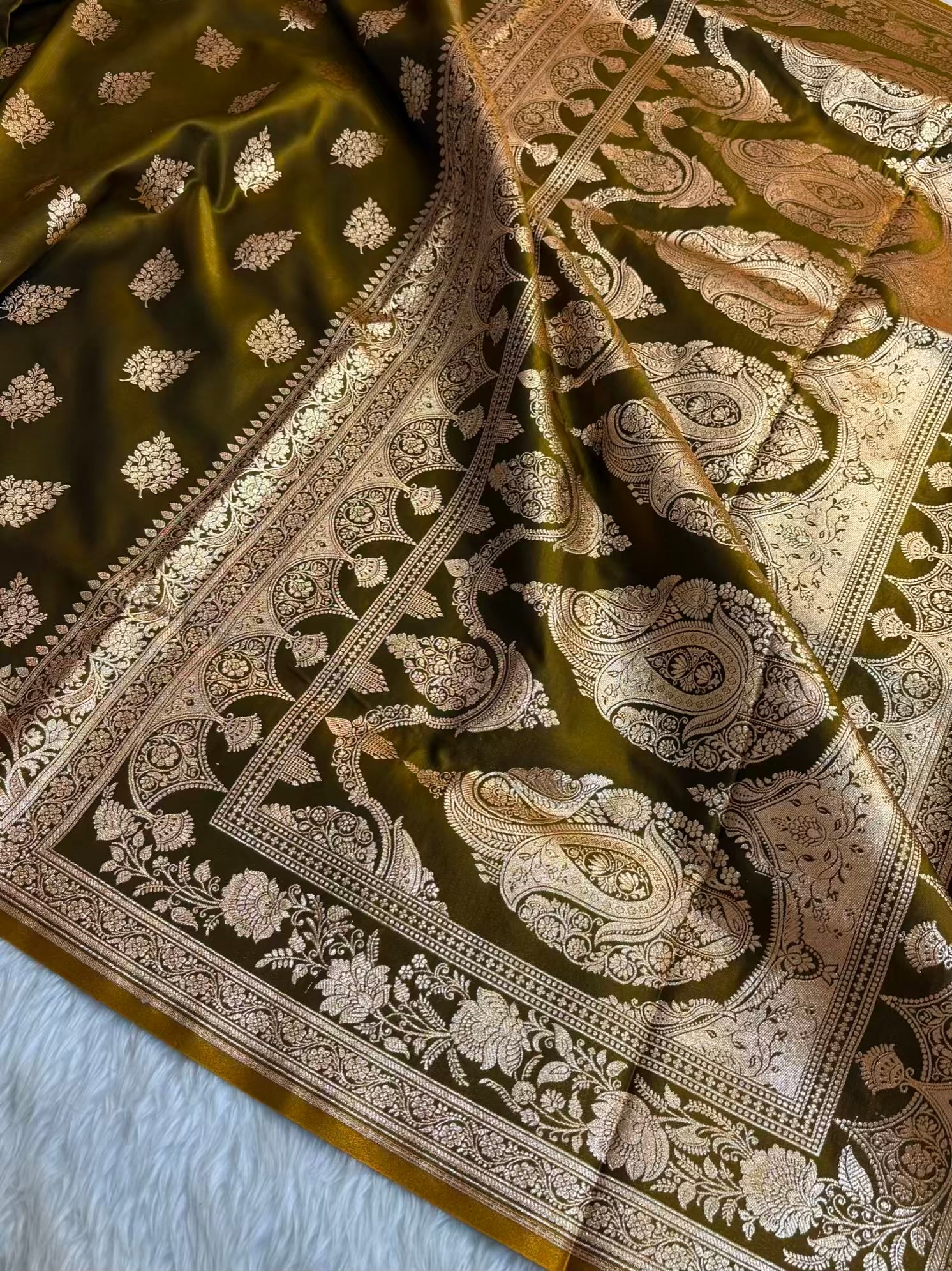 Mehdi Green Shaded New Motif Satin Silk Banarasi Saree