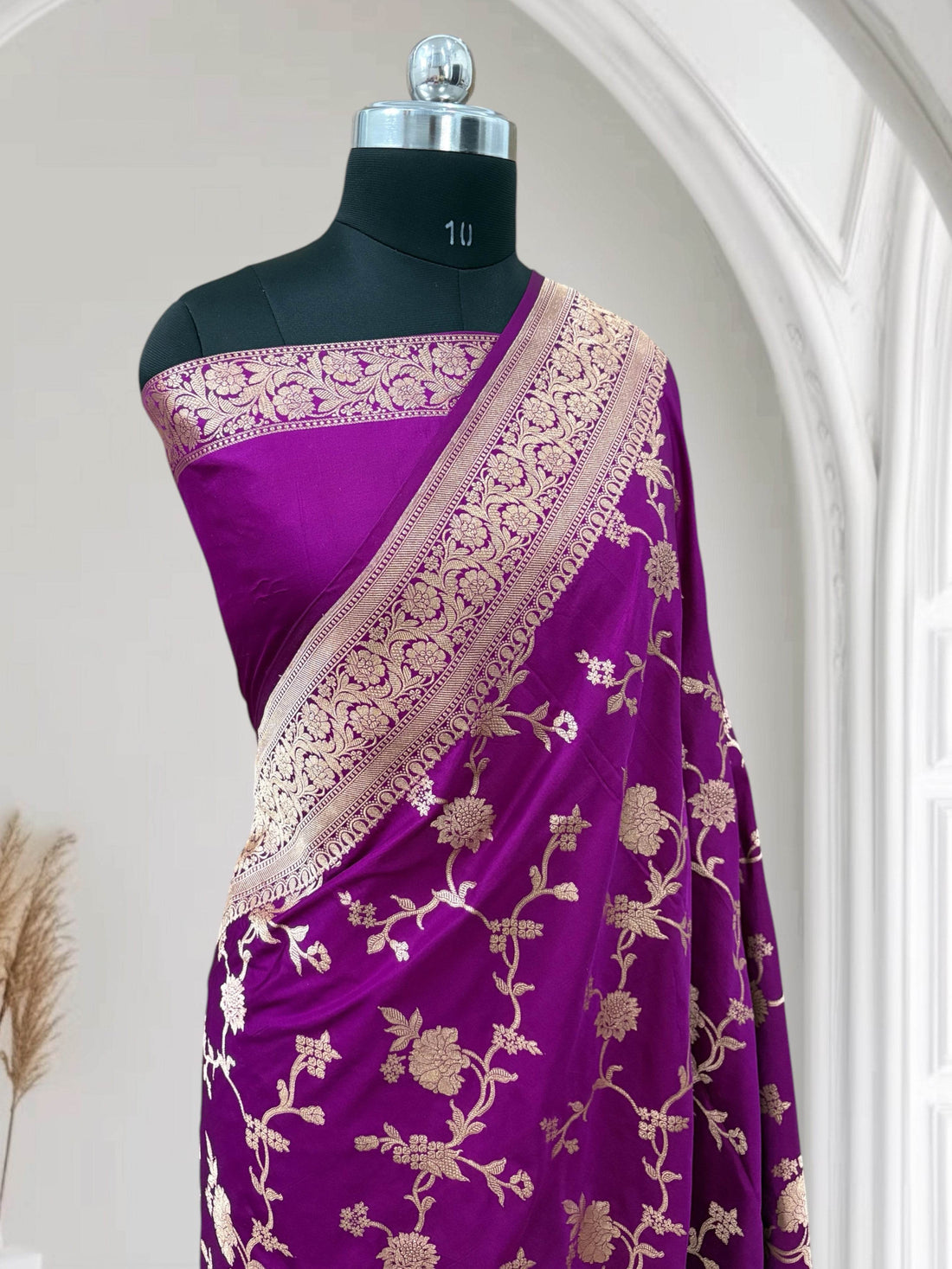 Wine Pure Kataan Silk Banarasi Saree with Simple Floral Jaal - Zohra Silk