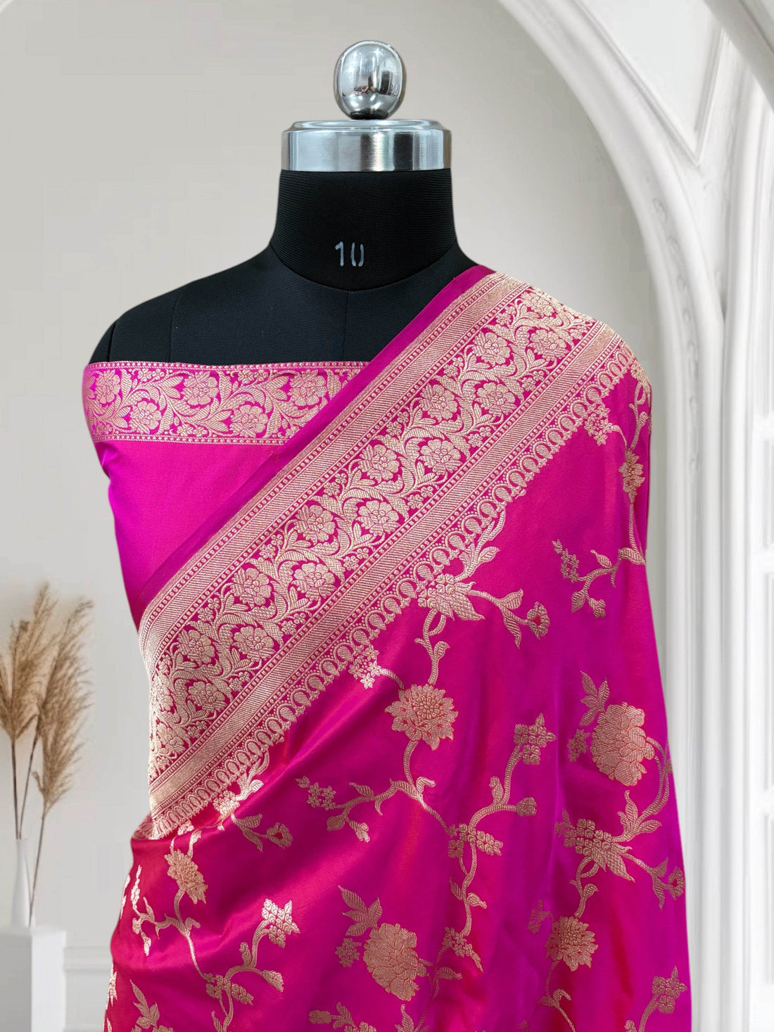 Rich Pink Pure Kataan Silk Banarasi Saree with Simple Floral Jaal - Zohra Silk