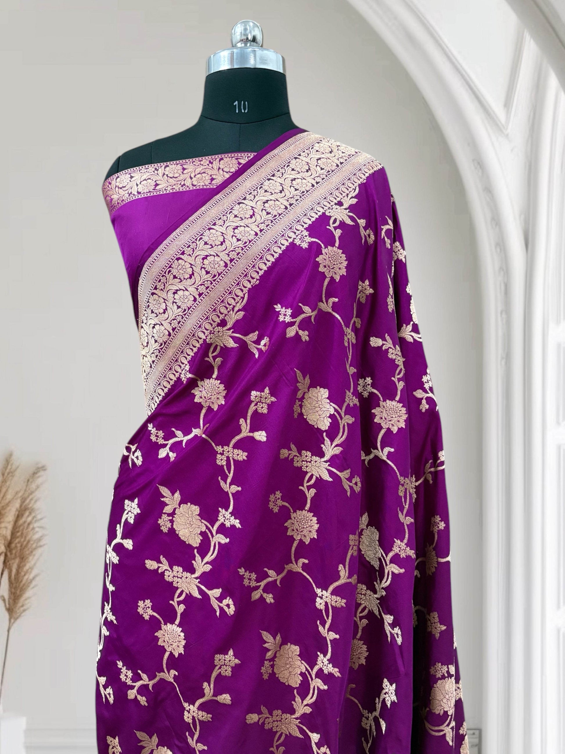 Wine Pure Kataan Silk Banarasi Saree with Simple Floral Jaal - Zohra Silk