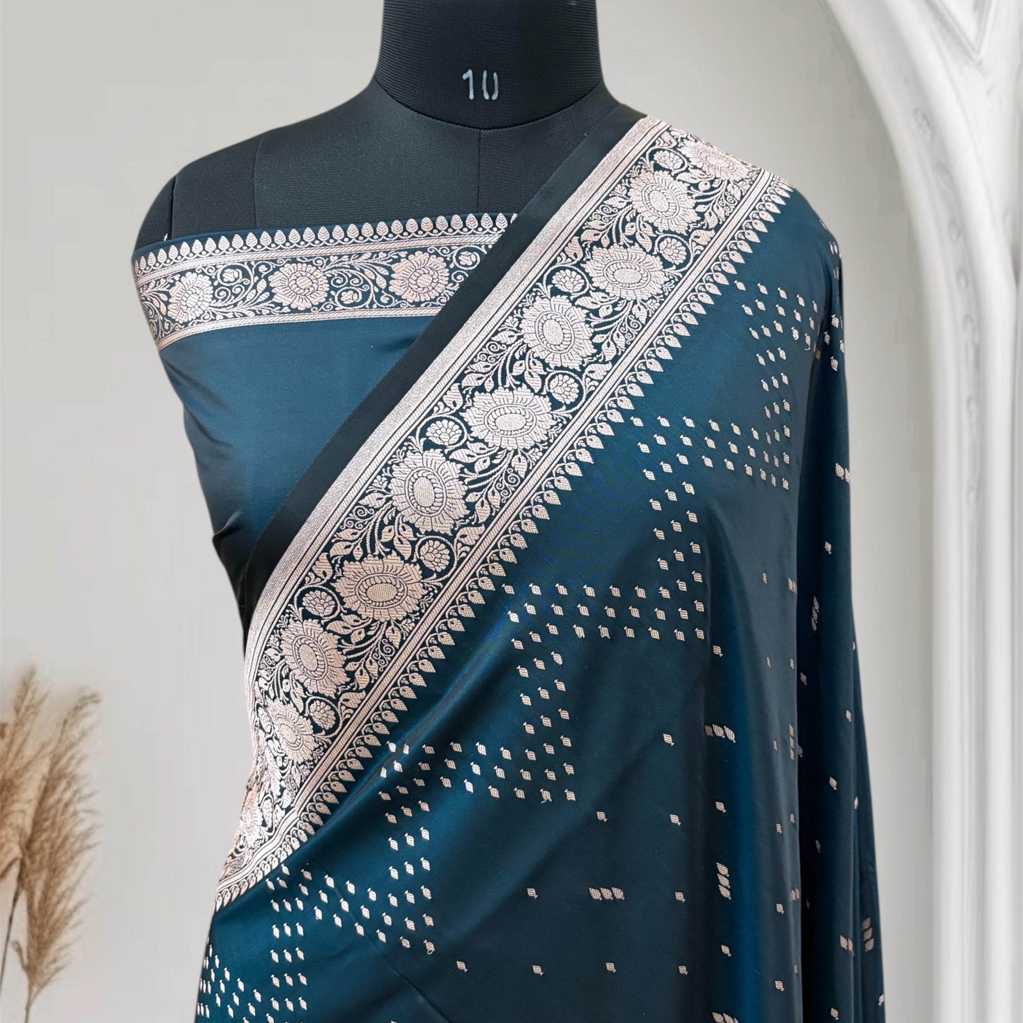 Mughal Green Premium Zari Work Fancy Satin Silk Banarasi Saare - Zohra Silk
