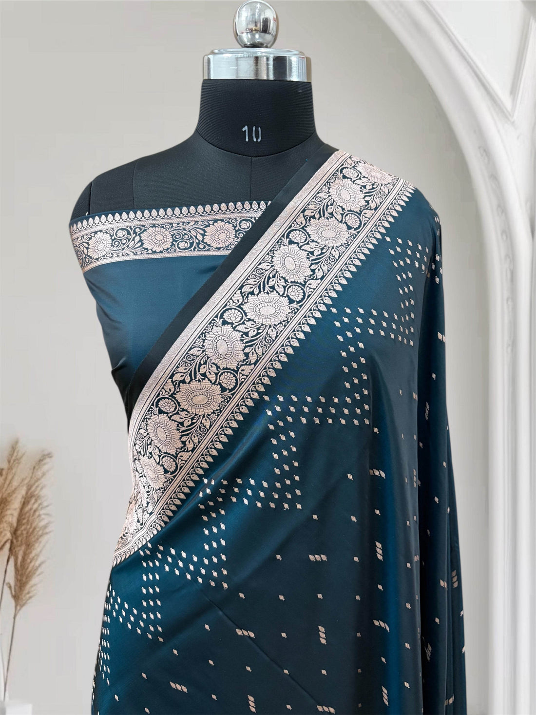 Mughal Green Premium Zari Work Fancy Satin Silk Banarasi Saare - Zohra Silk