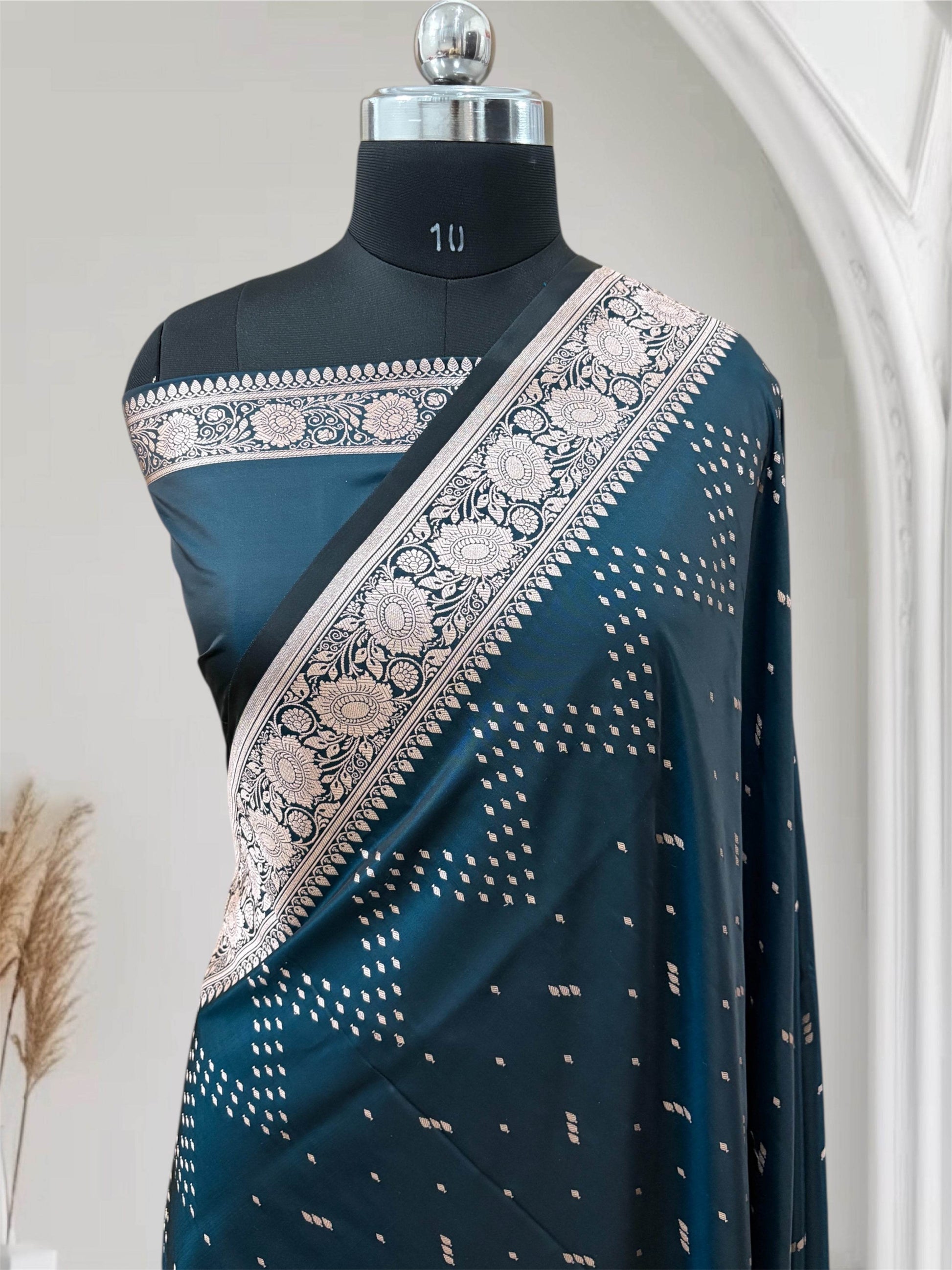 Mughal Green Premium Zari Work Fancy Satin Silk Banarasi Saare - Zohra Silk