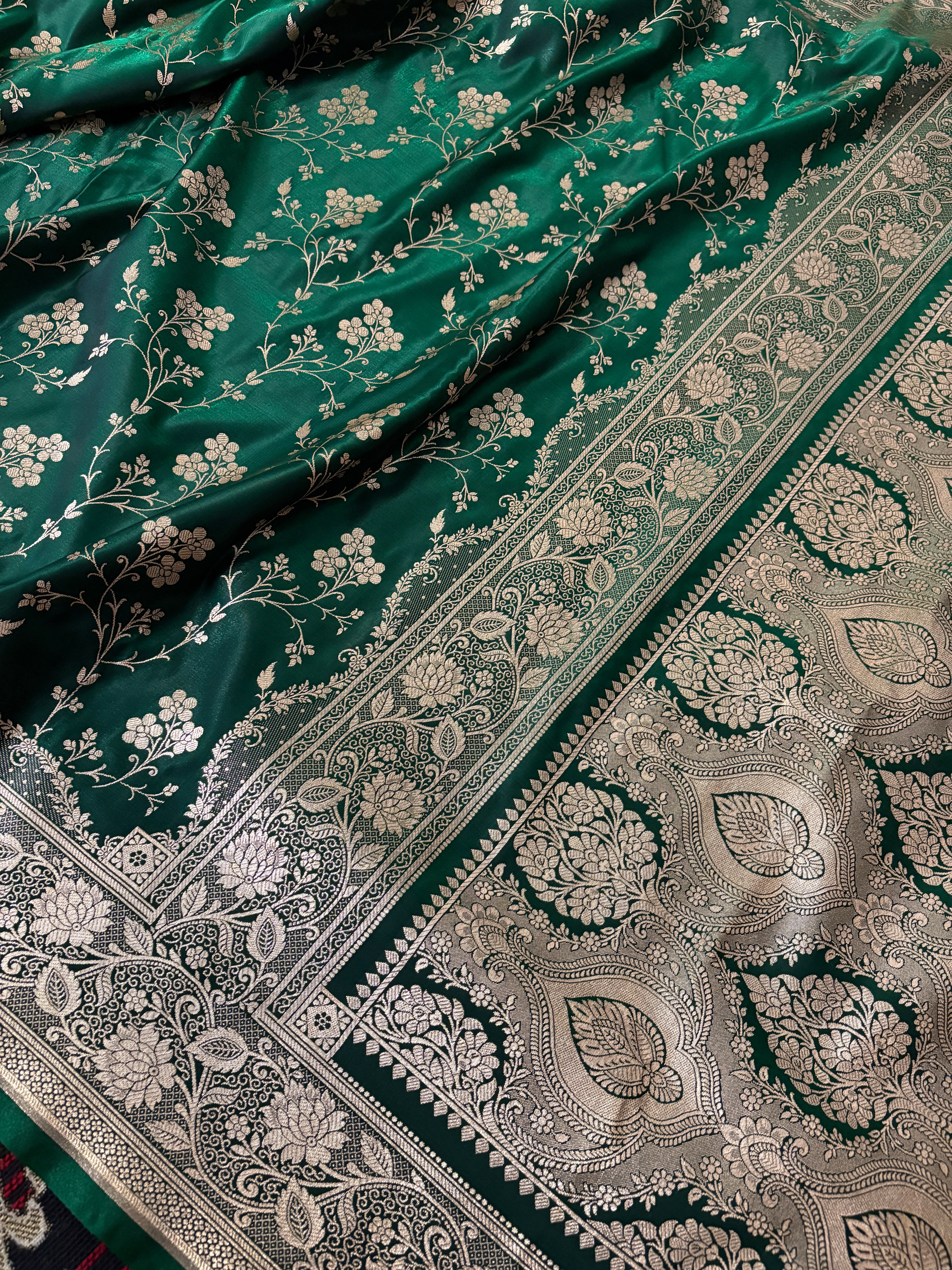 Botel Green Dual Tone Satin Silk Banarasi Saree in Jaal Pattern