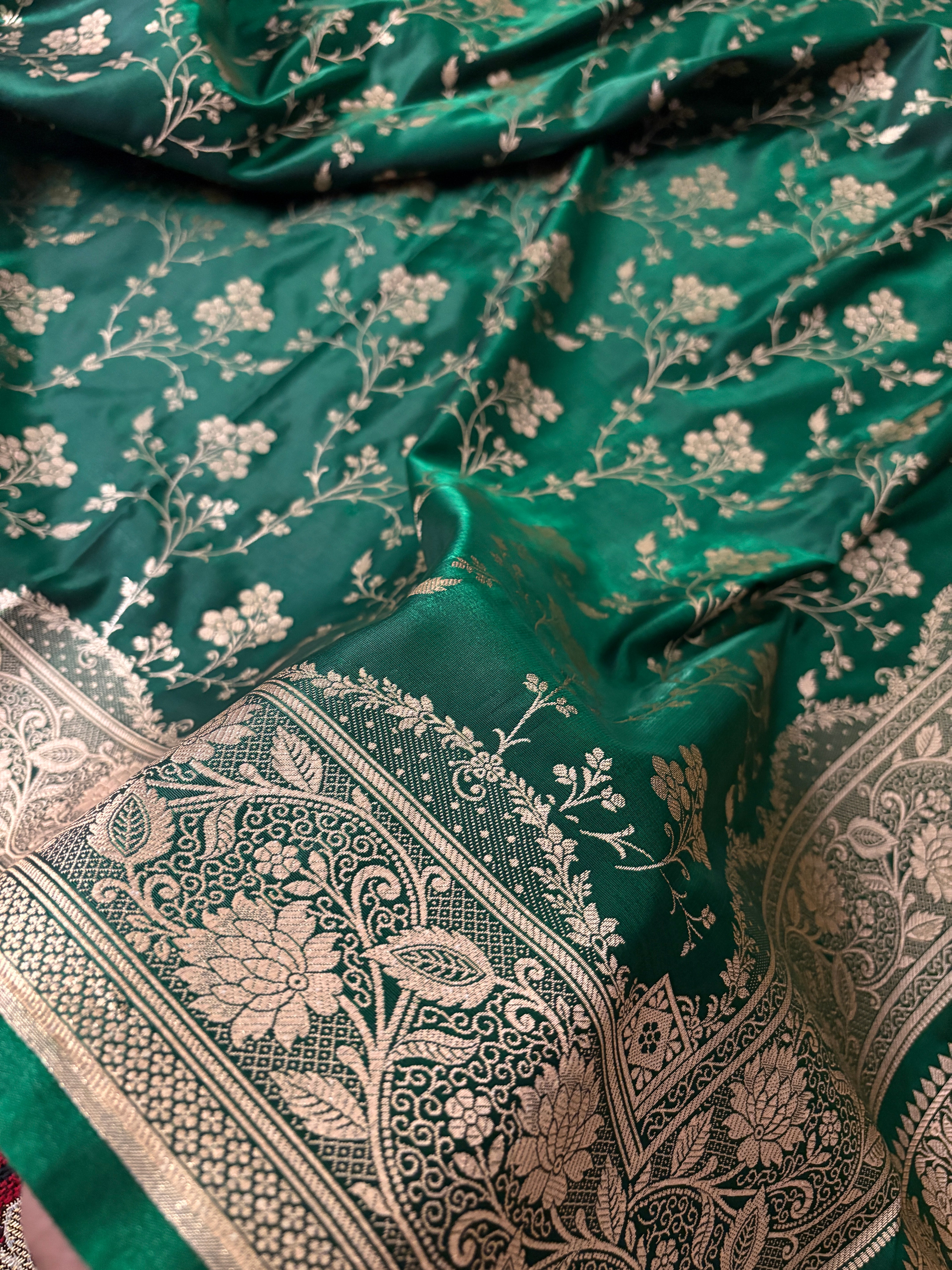 Botel Green Dual Tone Satin Silk Banarasi Saree in Jaal Pattern