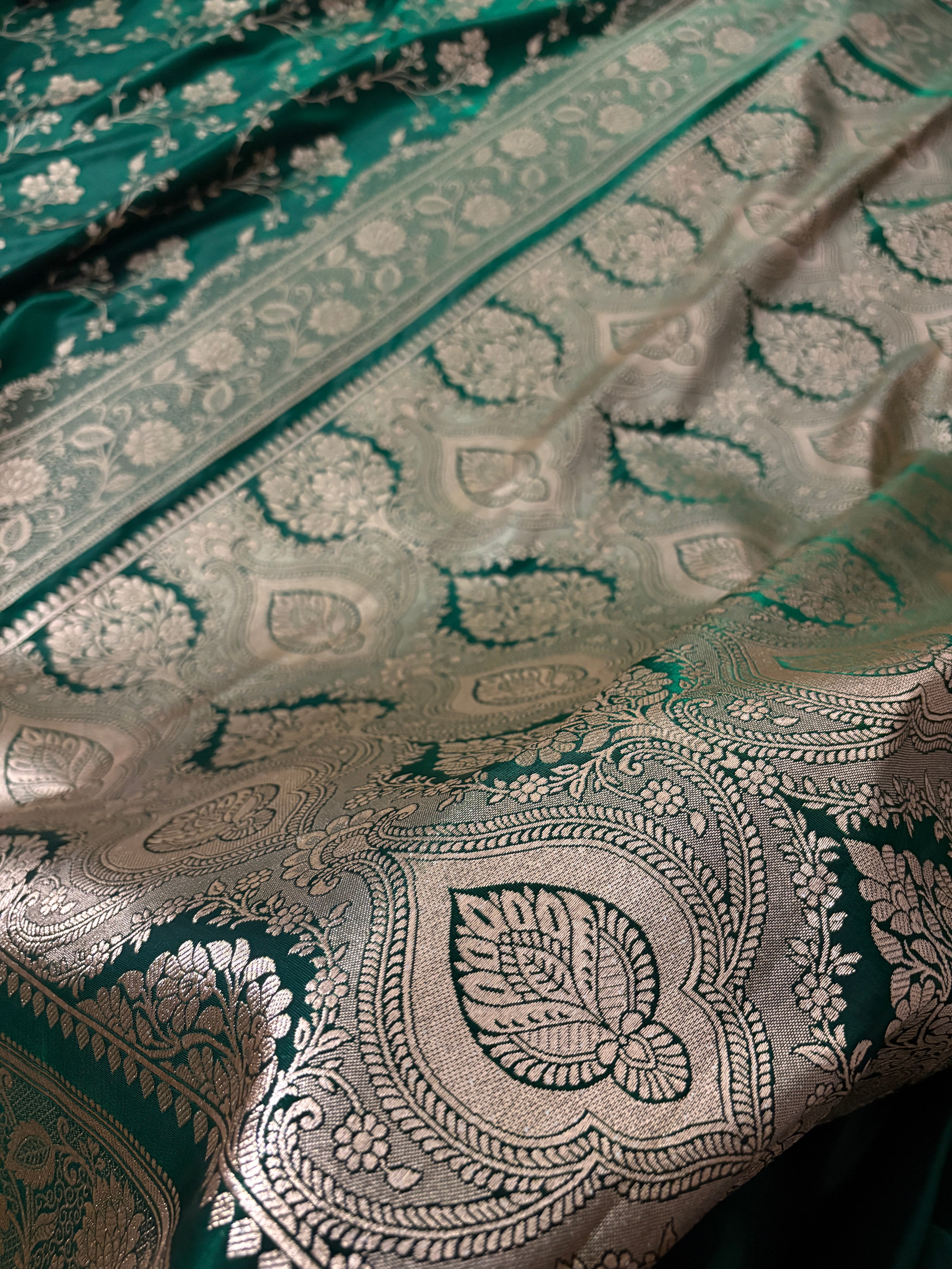 Botel Green Dual Tone Satin Silk Banarasi Saree in Jaal Pattern