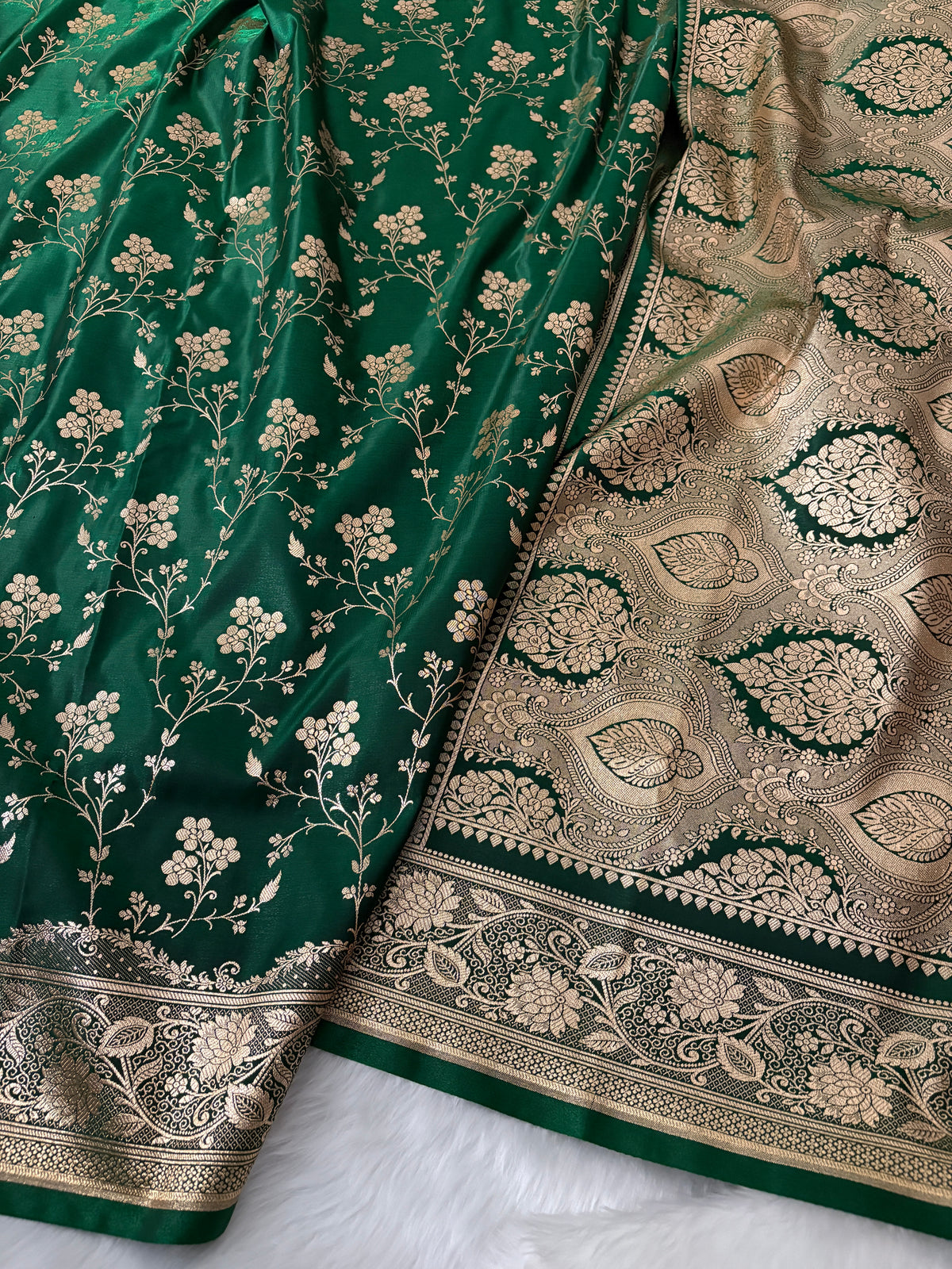 Botel Green Dual Tone Satin Silk Banarasi Saree in Jaal Pattern