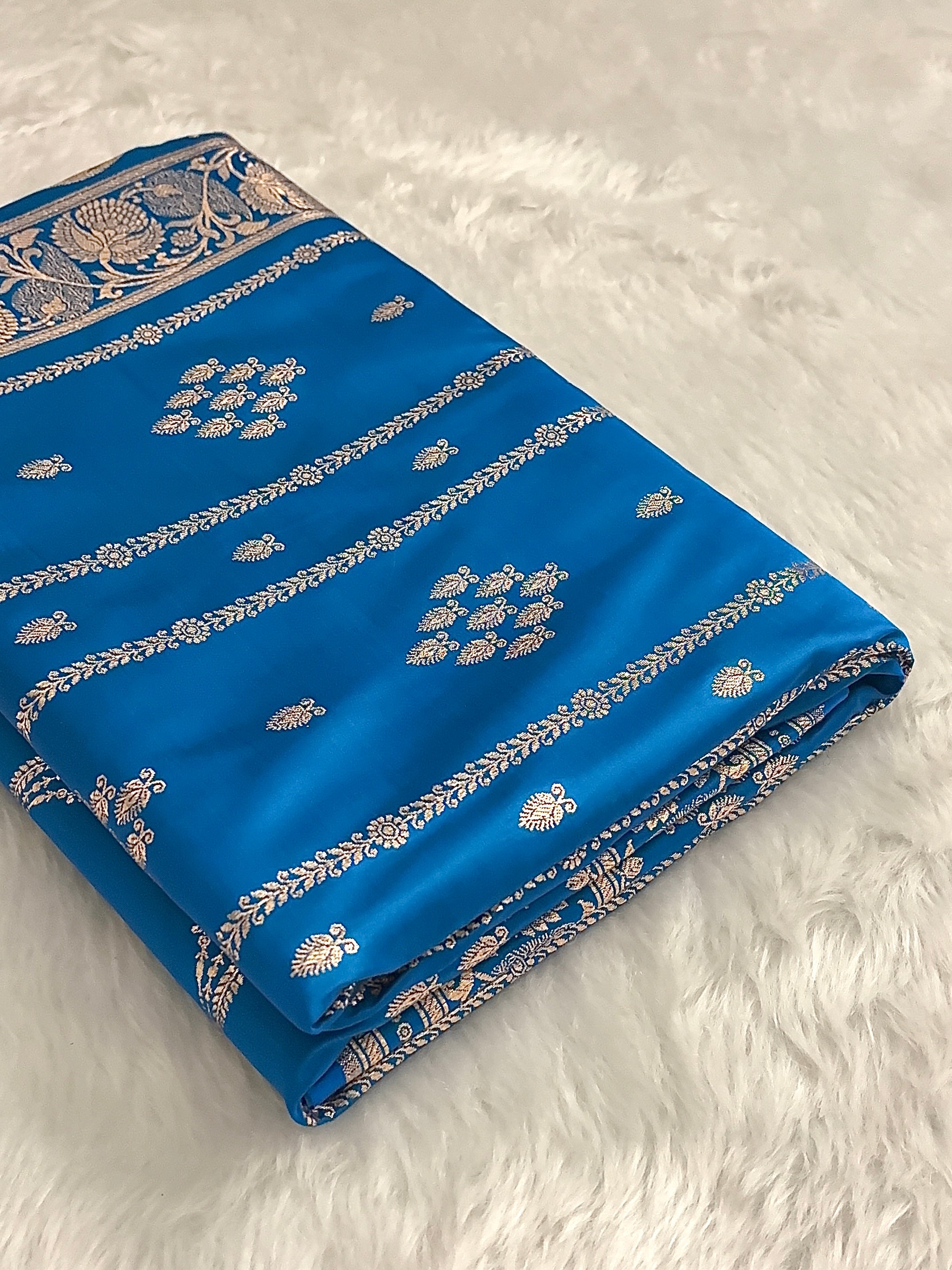 Firozi Kataan Silk Banarasi Saree – Golden Zari Buti with Long Jhalar