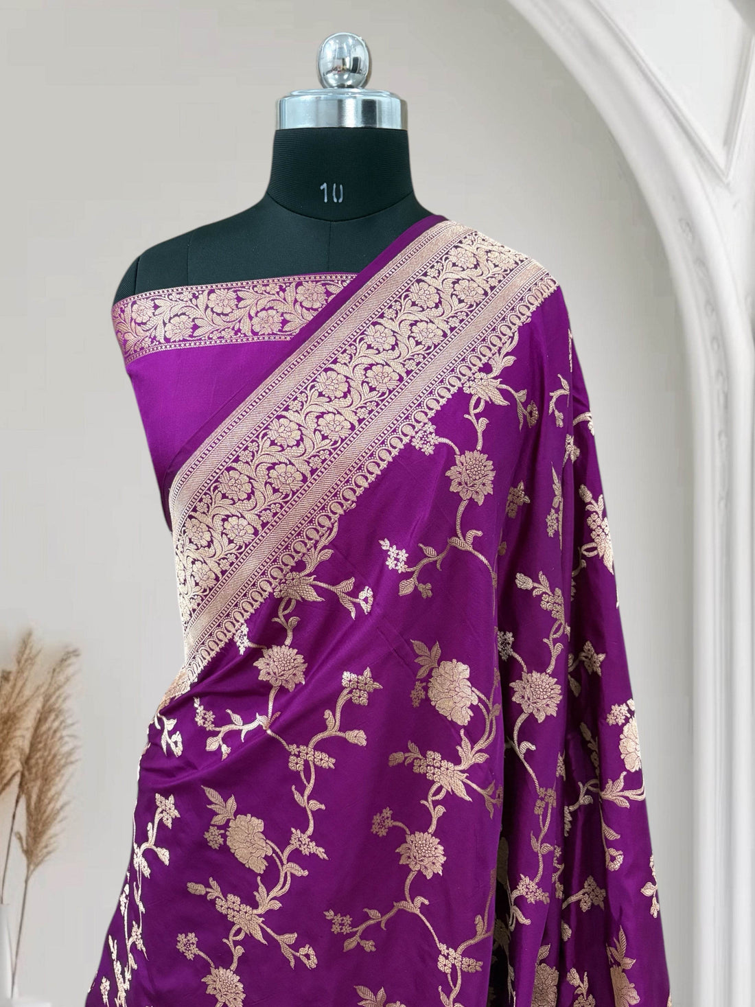 Wine Pure Kataan Silk Banarasi Saree with Simple Floral Jaal - Zohra Silk