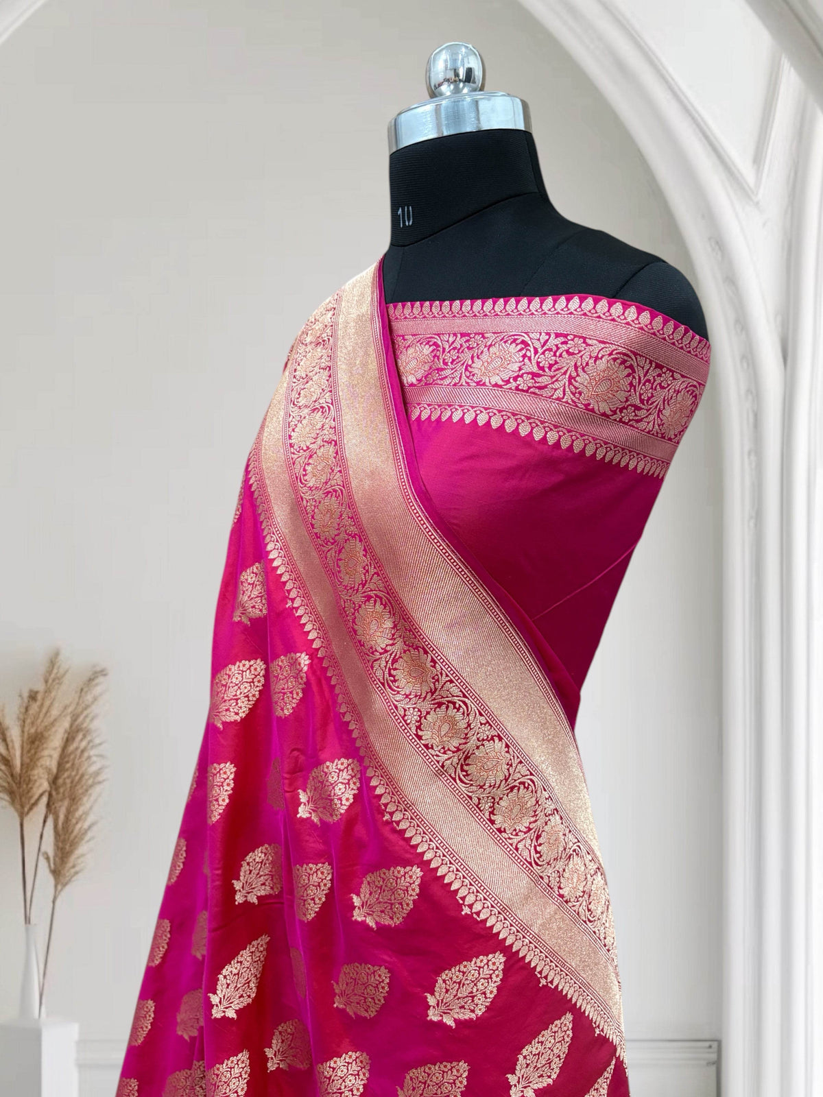 Rani With Red Shaded Dual-Tone Effect Pure Kataan Silk Banarasi Saree - Zohra Silk