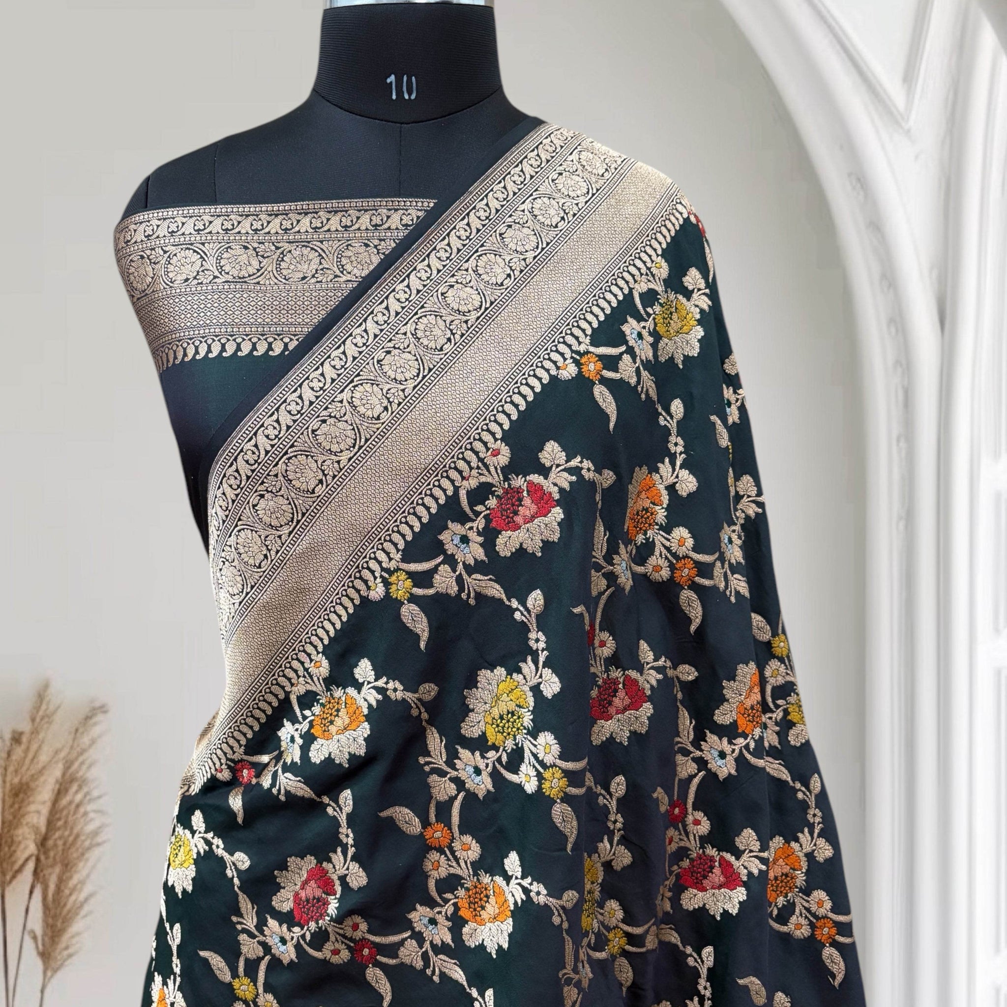 Dark Green Pure Kataan Silk Banarasi Saree with Floral Meena Jaal - Zohra Silk