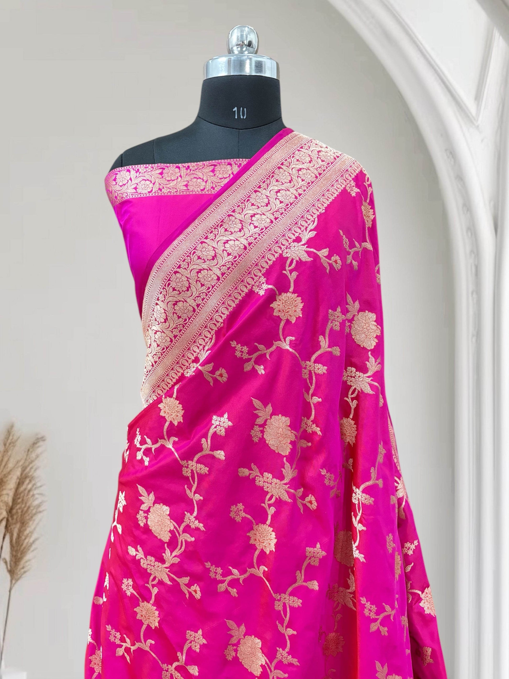 Rich Pink Pure Kataan Silk Banarasi Saree with Simple Floral Jaal - Zohra Silk