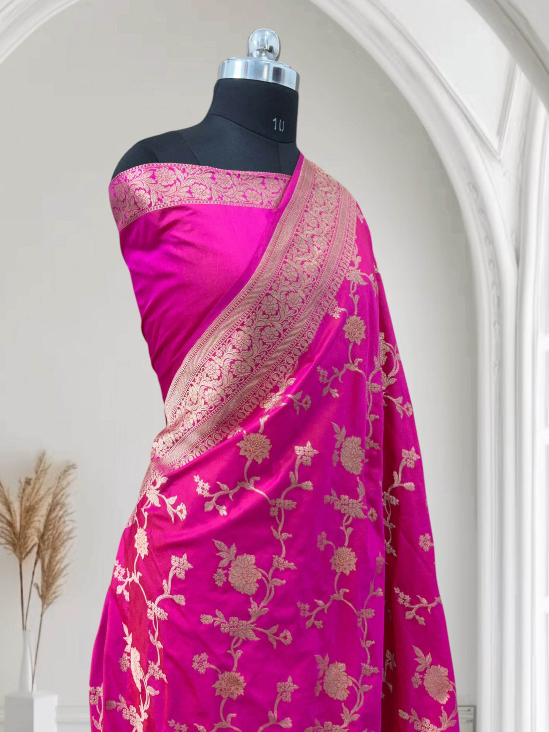 Rich Pink Pure Kataan Silk Banarasi Saree with Simple Floral Jaal - Zohra Silk