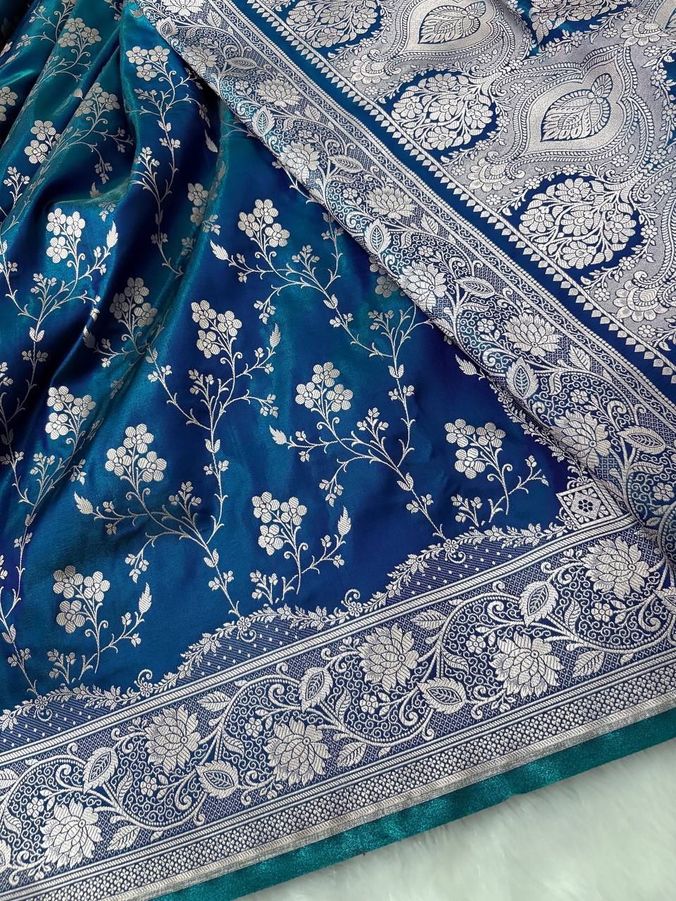 Dual Tone Blue-Green Satin Silk Banarasi Saree in jaal Pattern
