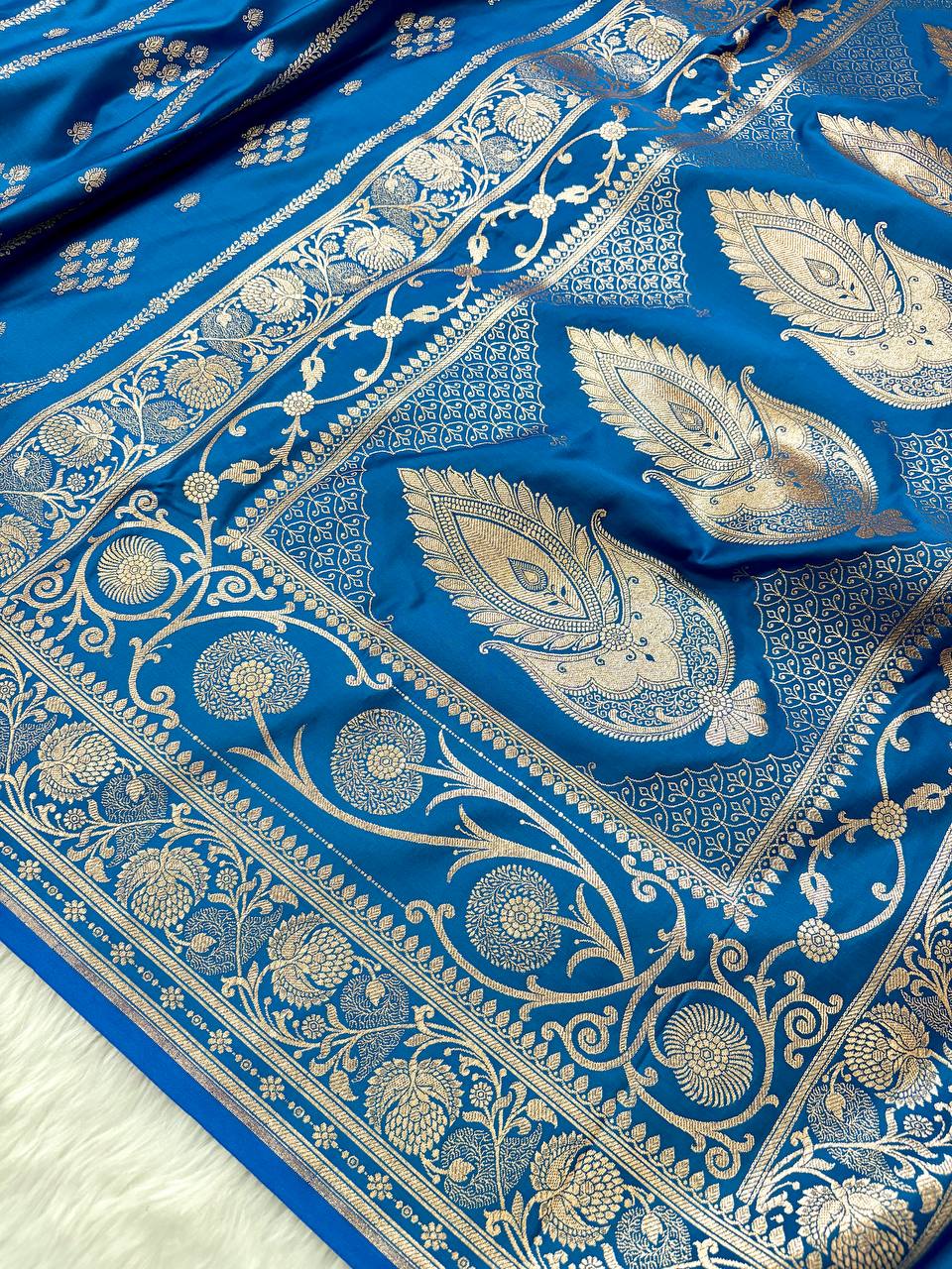Firozi Kataan Silk Banarasi Saree – Golden Zari Buti with Long Jhalar