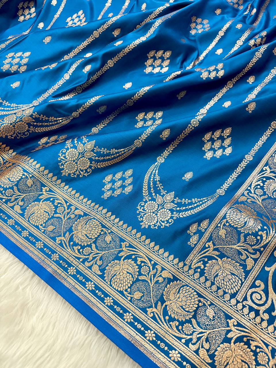 Firozi Kataan Silk Banarasi Saree – Golden Zari Buti with Long Jhalar