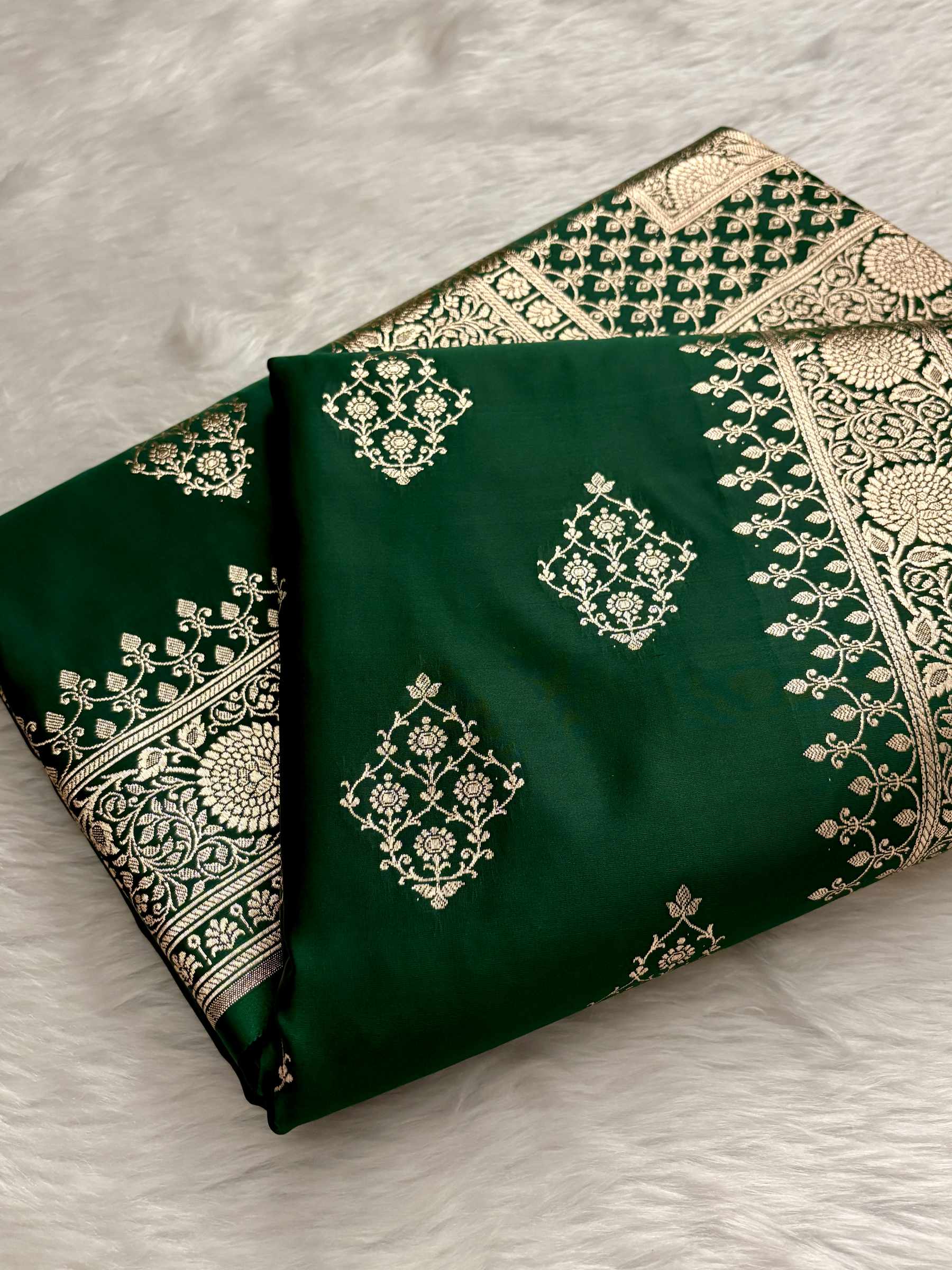 Bottle Green Kataan Silk Banarasi Saree – Light Golden Zari Work