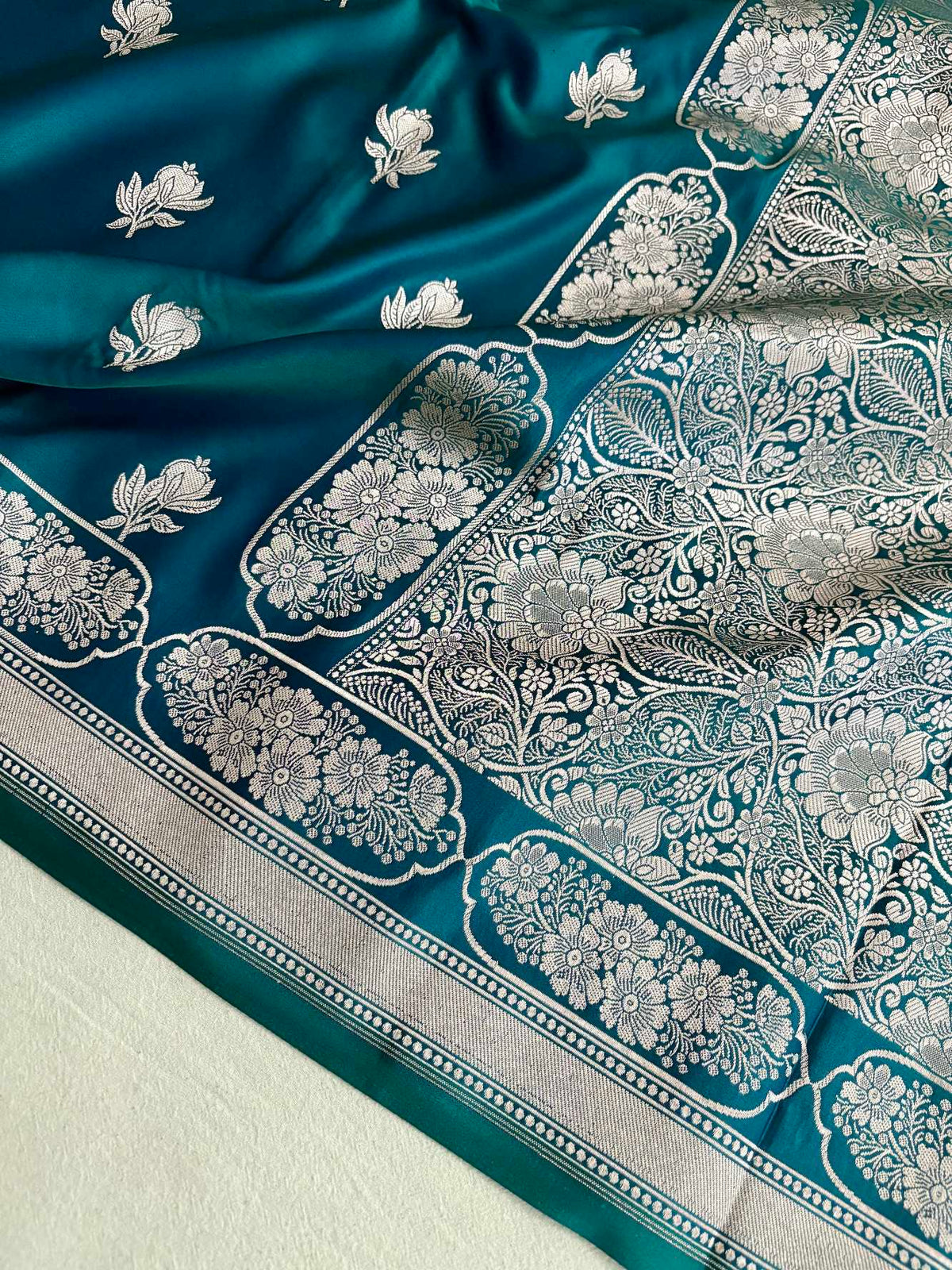 Peacock Shaded Soft Kataan Silk Banarasi Saree