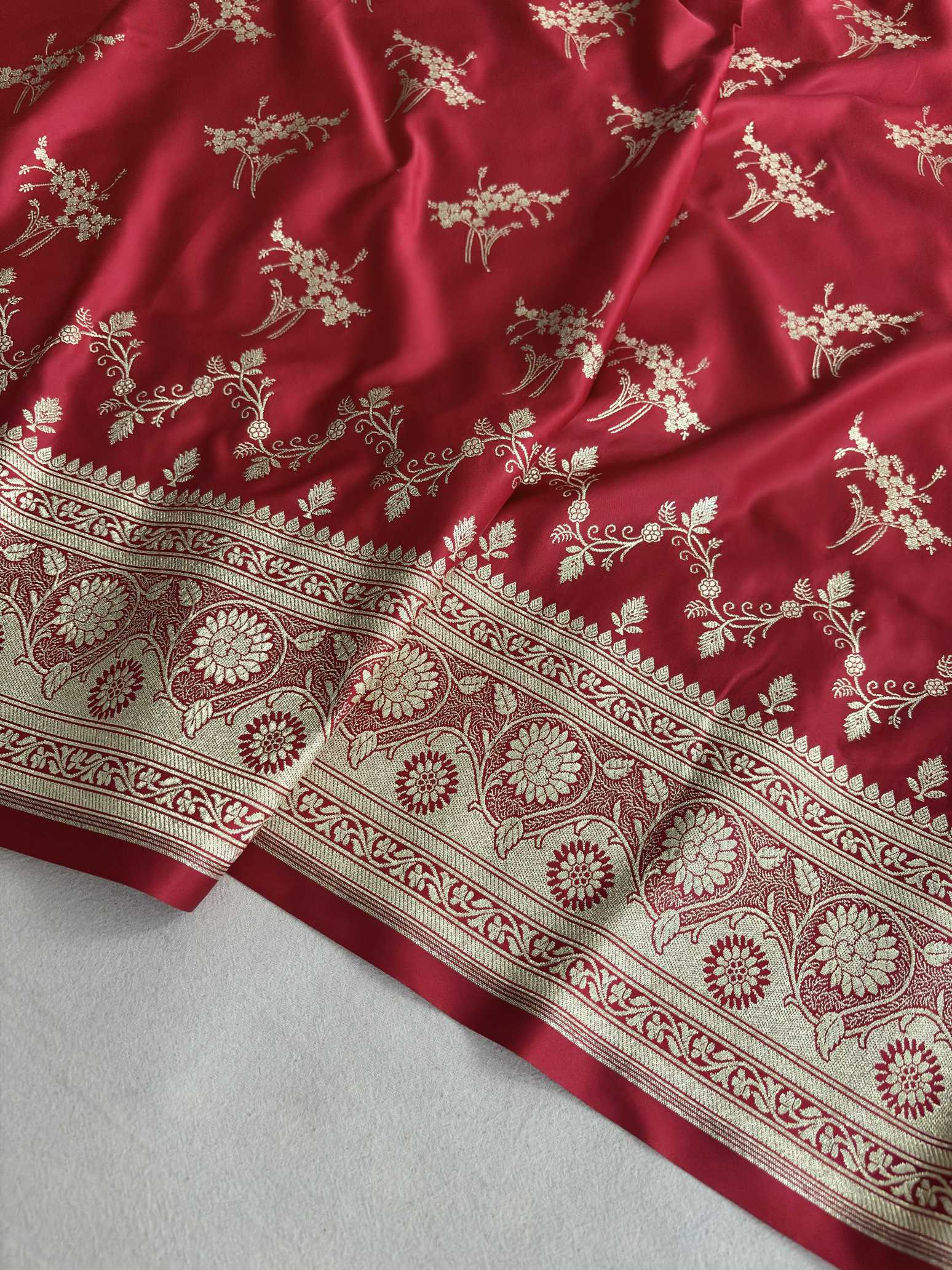 Red Soft Kataan Silk Banarasi Saree Light Gold Work