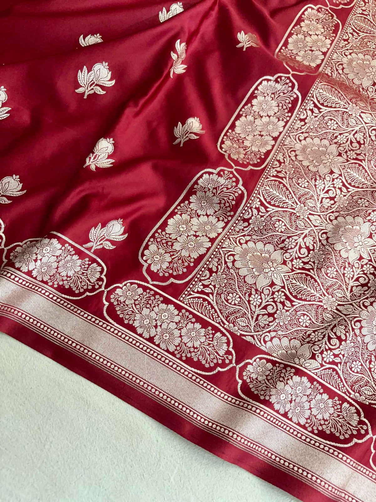 Peacock Shaded Soft Kataan Silk Banarasi Saree