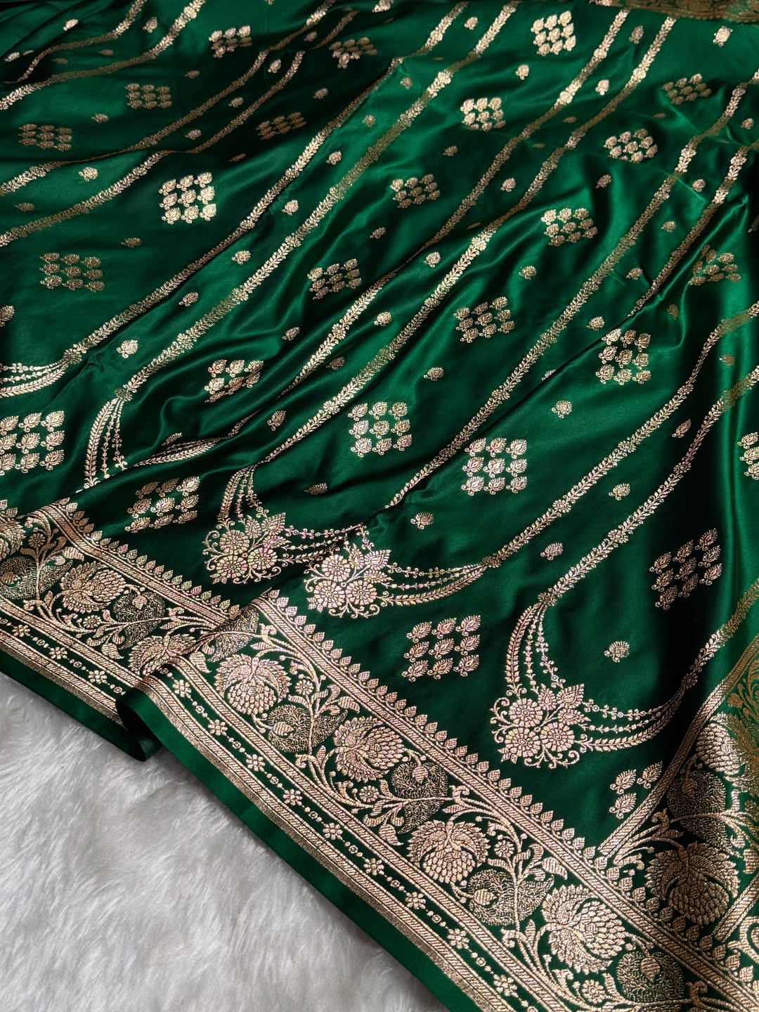 Bottle Green Kataan Silk Banarasi Saree – Golden Zari Buti