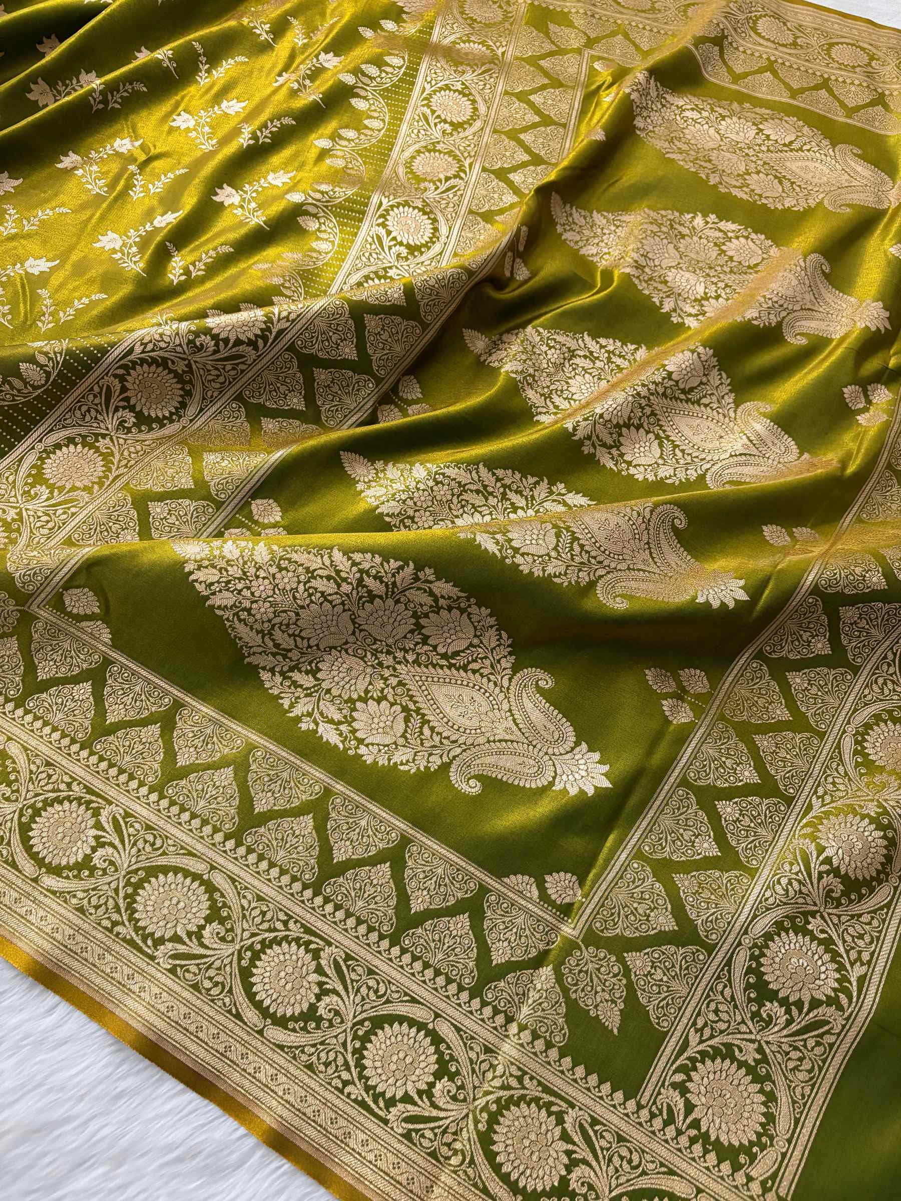 Mehdi Green Motif Satin Silk Banarasi Saree